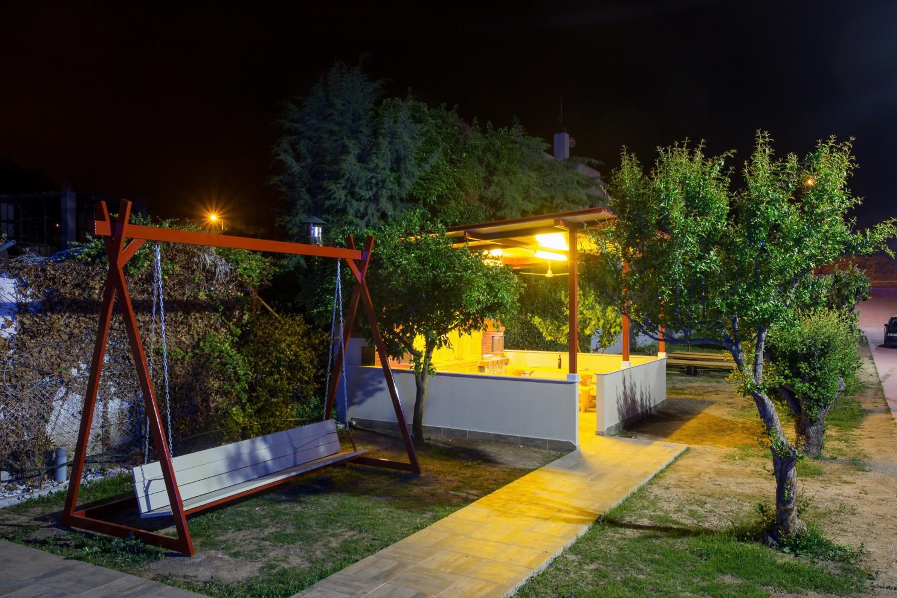 Rent House Karavi view 3