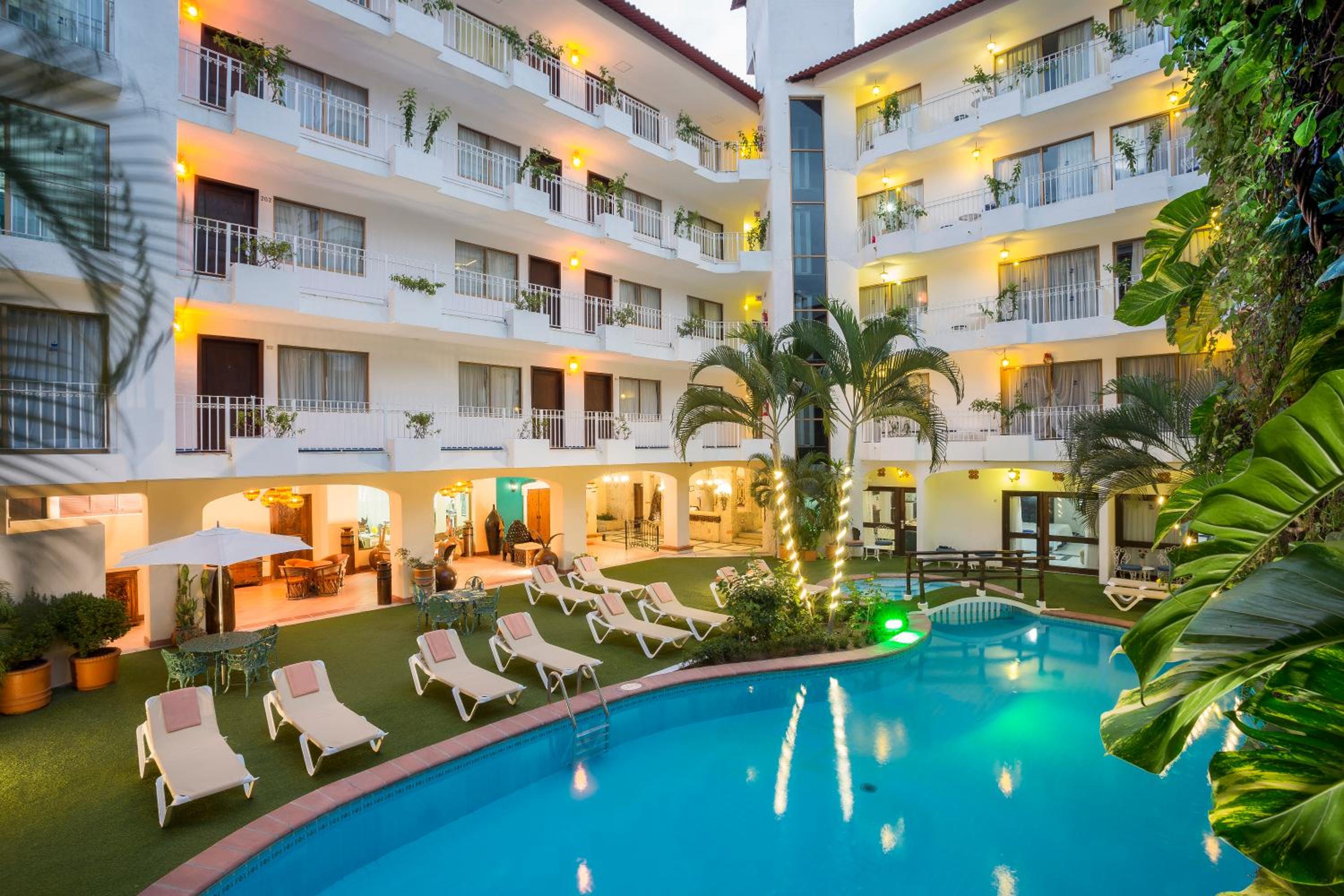 Puerto Vallarta Vacations - Los Arcos Suites - Property Image 1