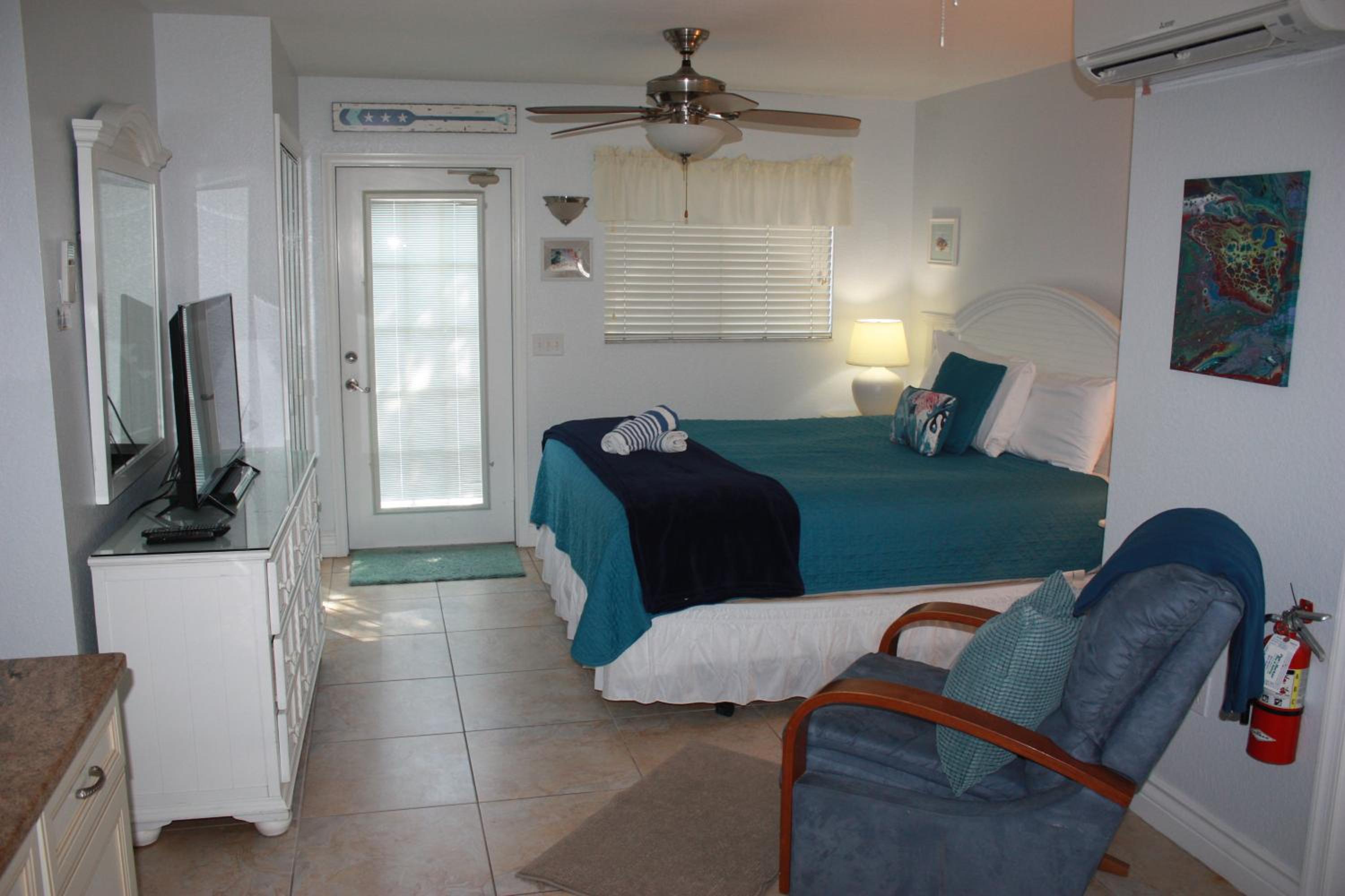 An Island Getaway at Palm Tree Villas