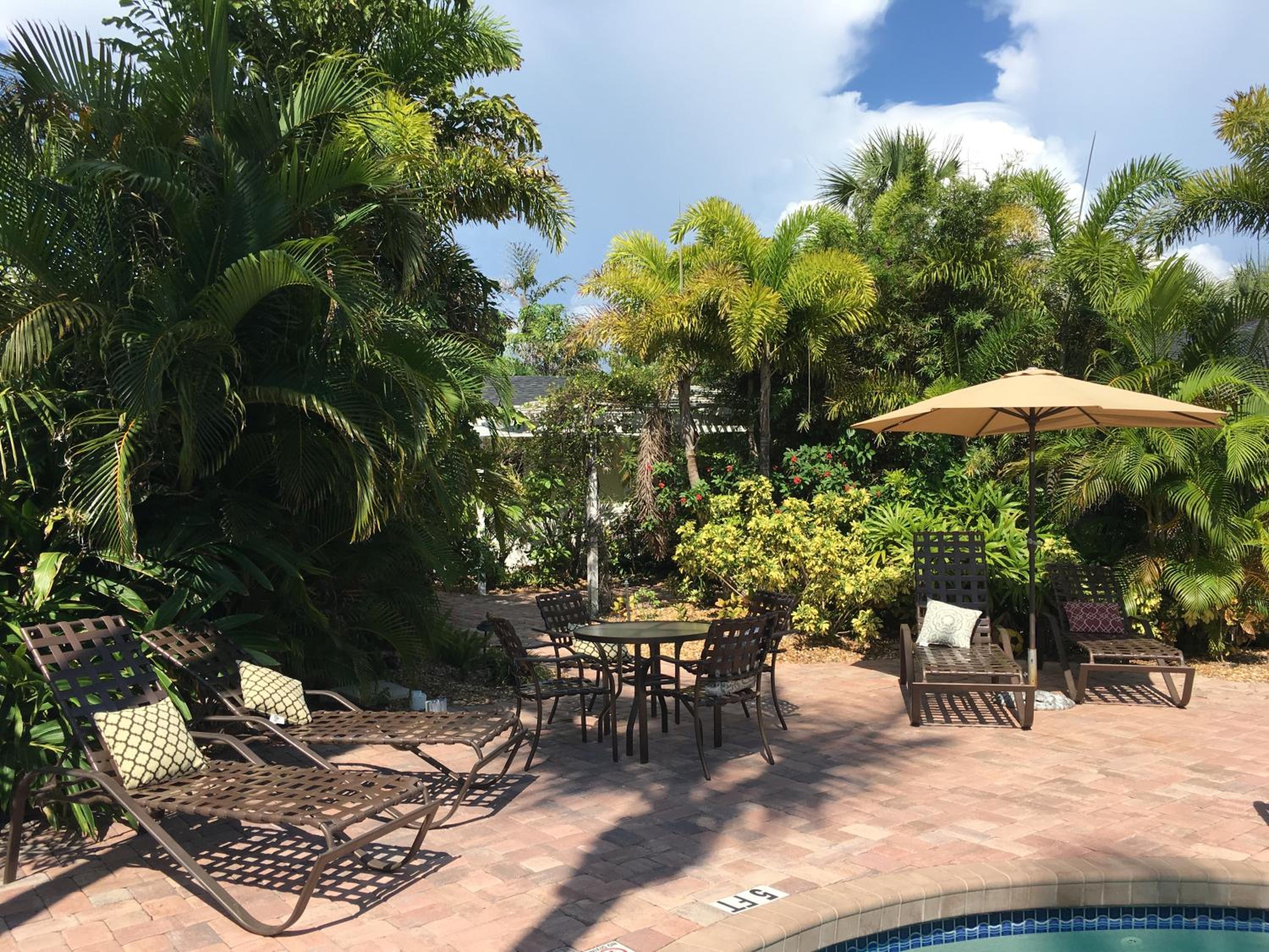 An Island Getaway at Palm Tree Villas