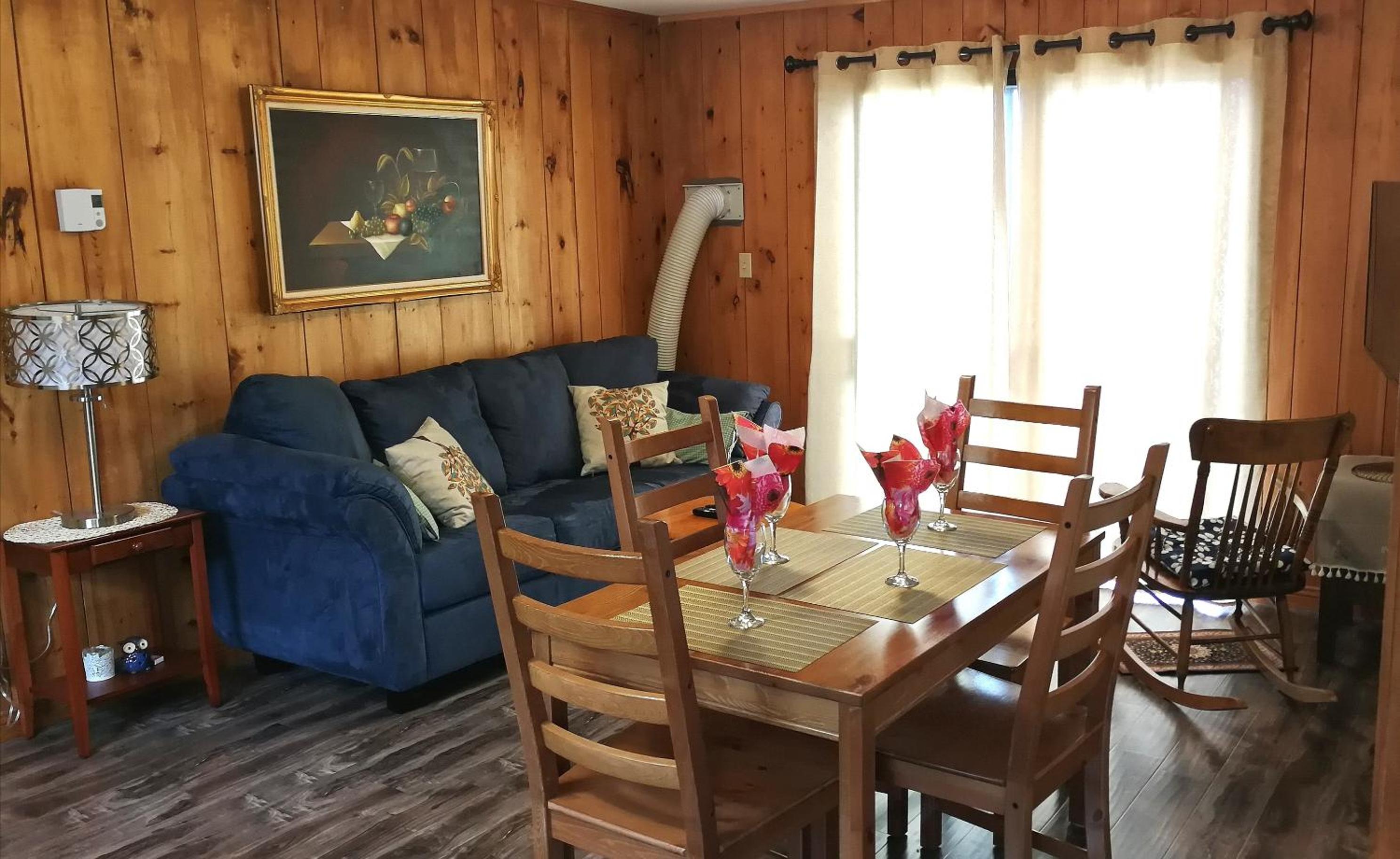 Knotty Pine Cottages, Suites & Motel Rooms
