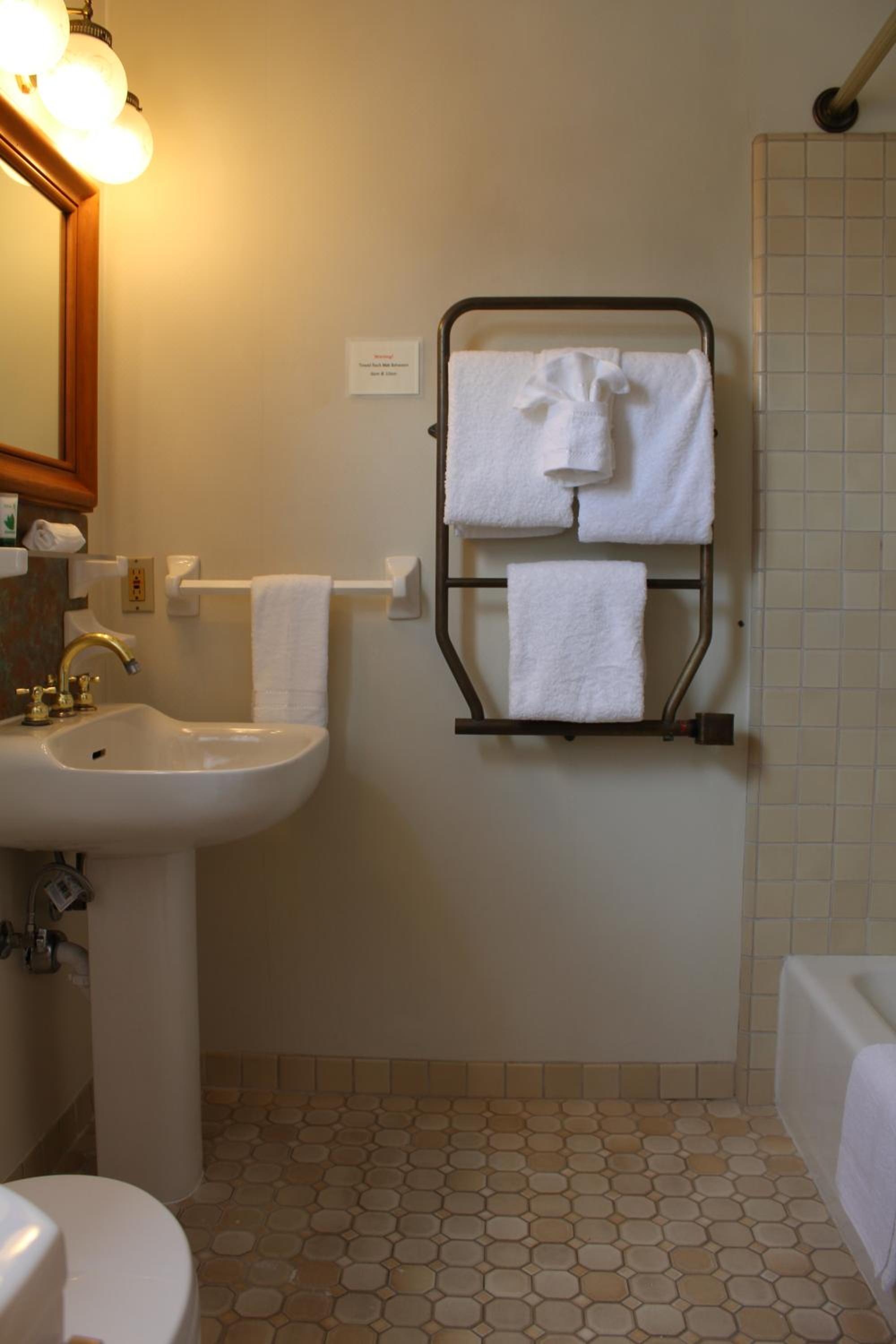 Pacific Grove Inn, photo 38