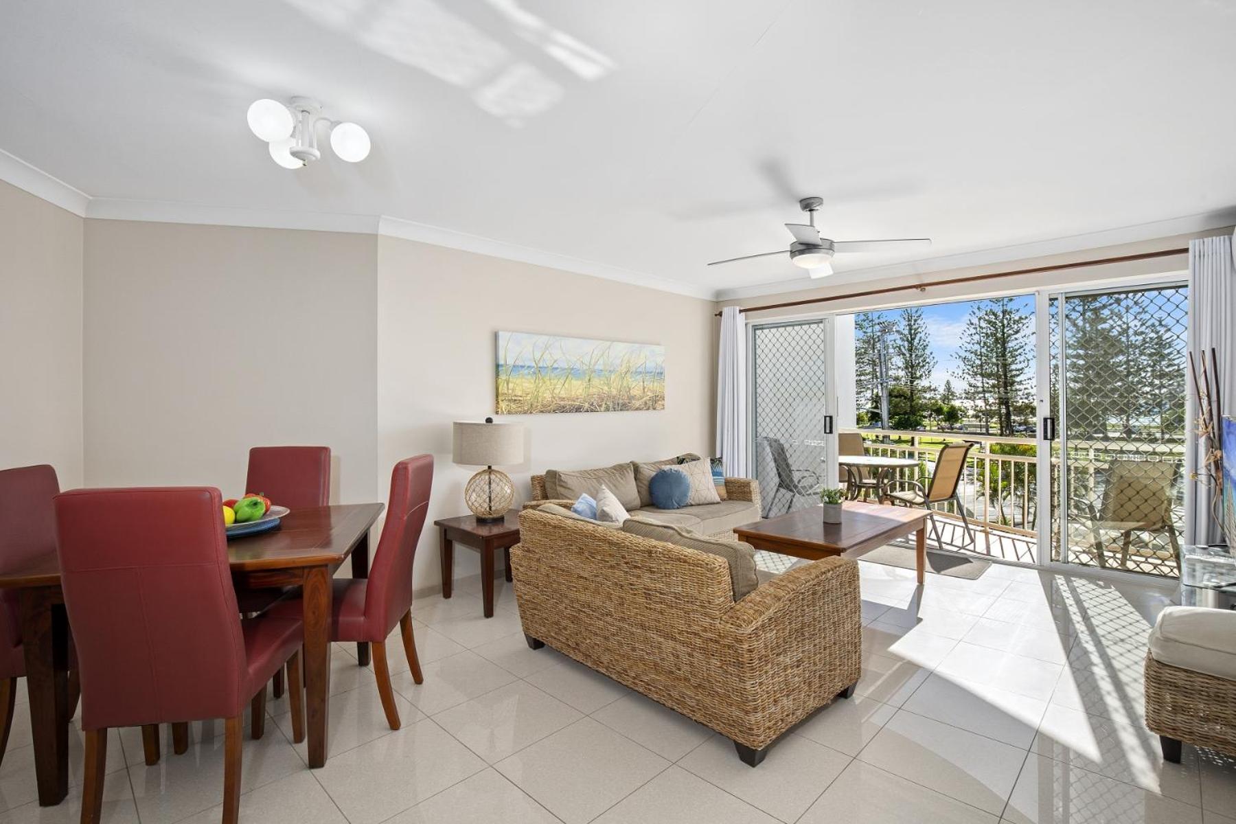 Kirra Palms Holiday Apartments-4