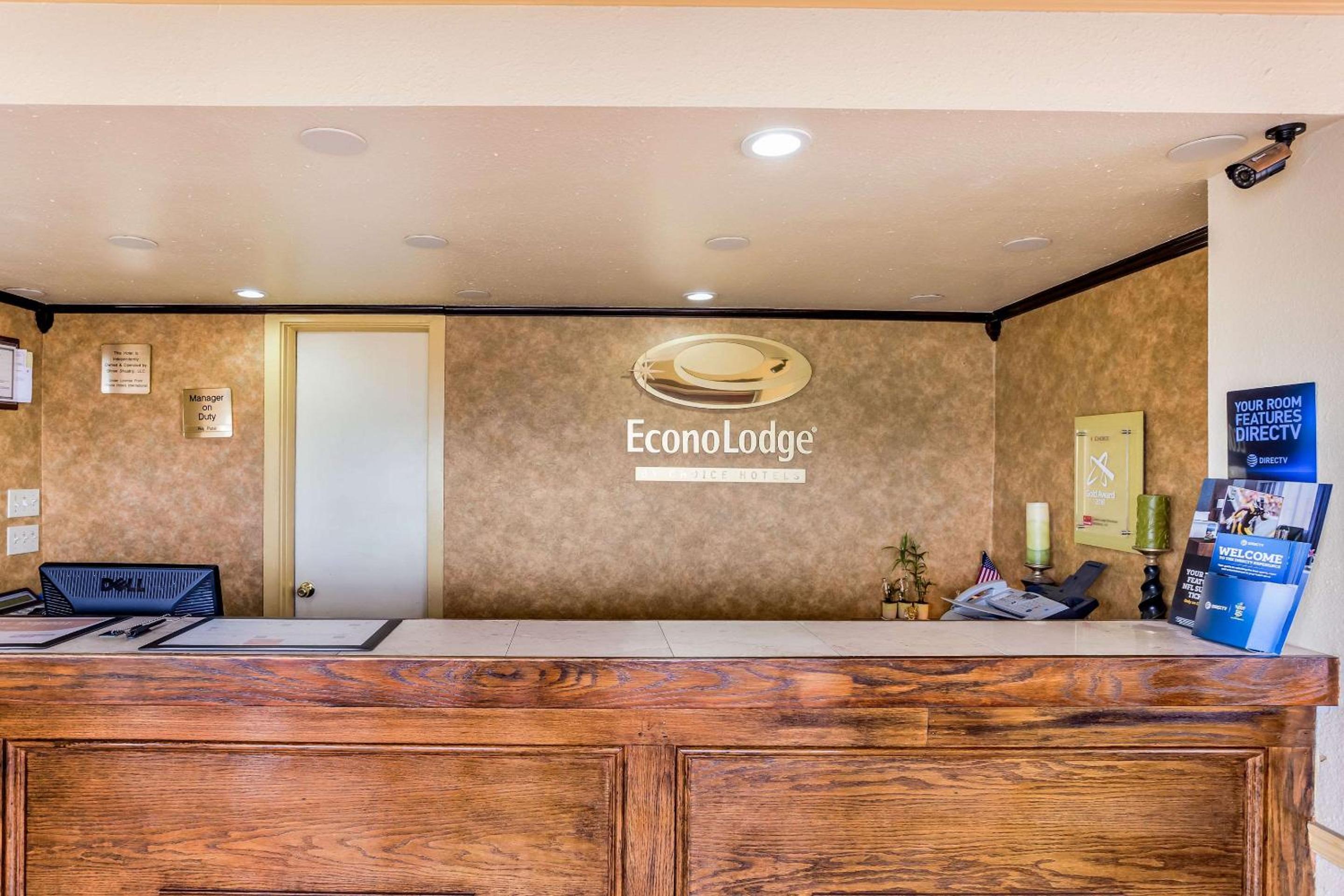 McAlester Vacations - Econo Lodge McAlester - Property Image 2