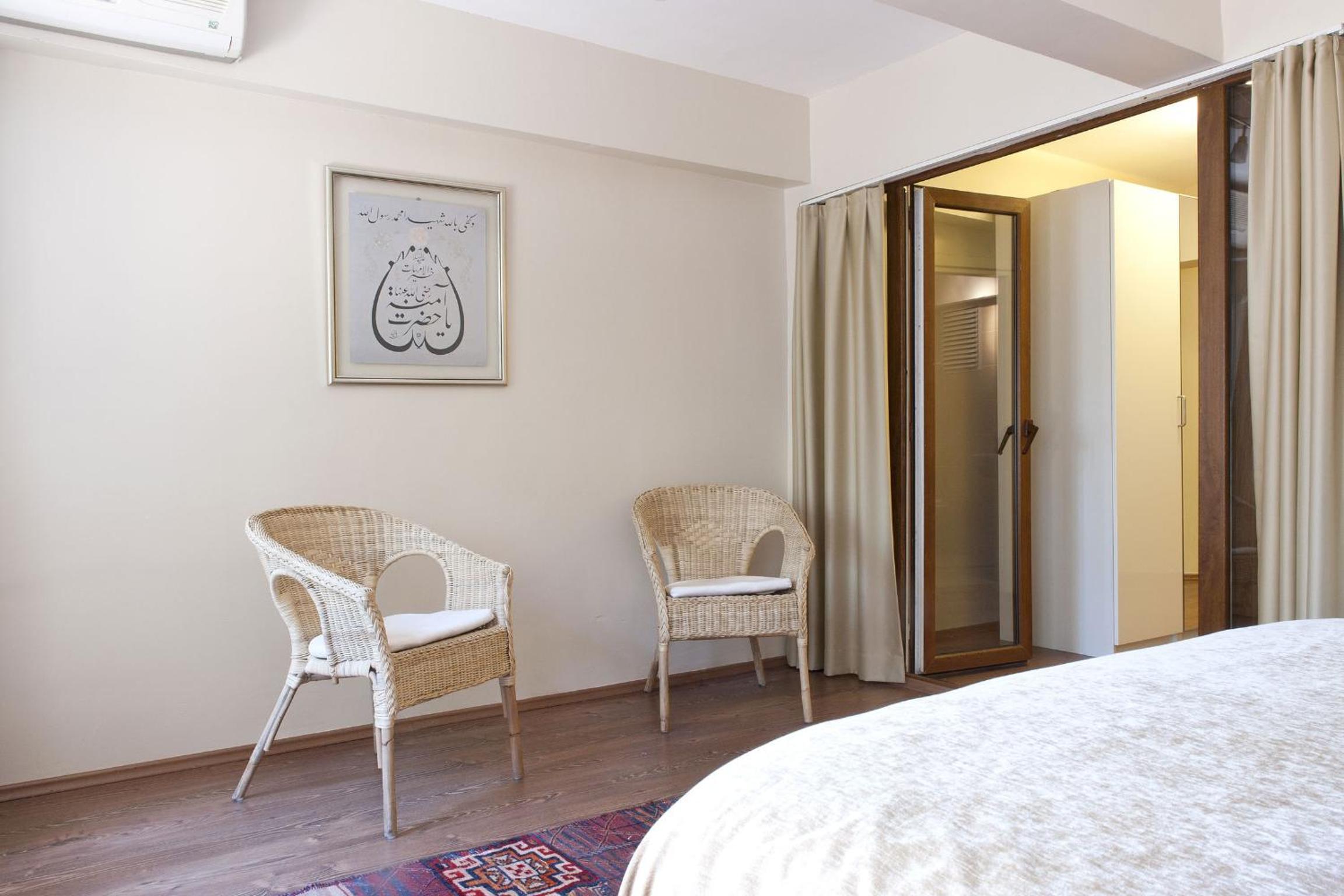 Aslan Apartments