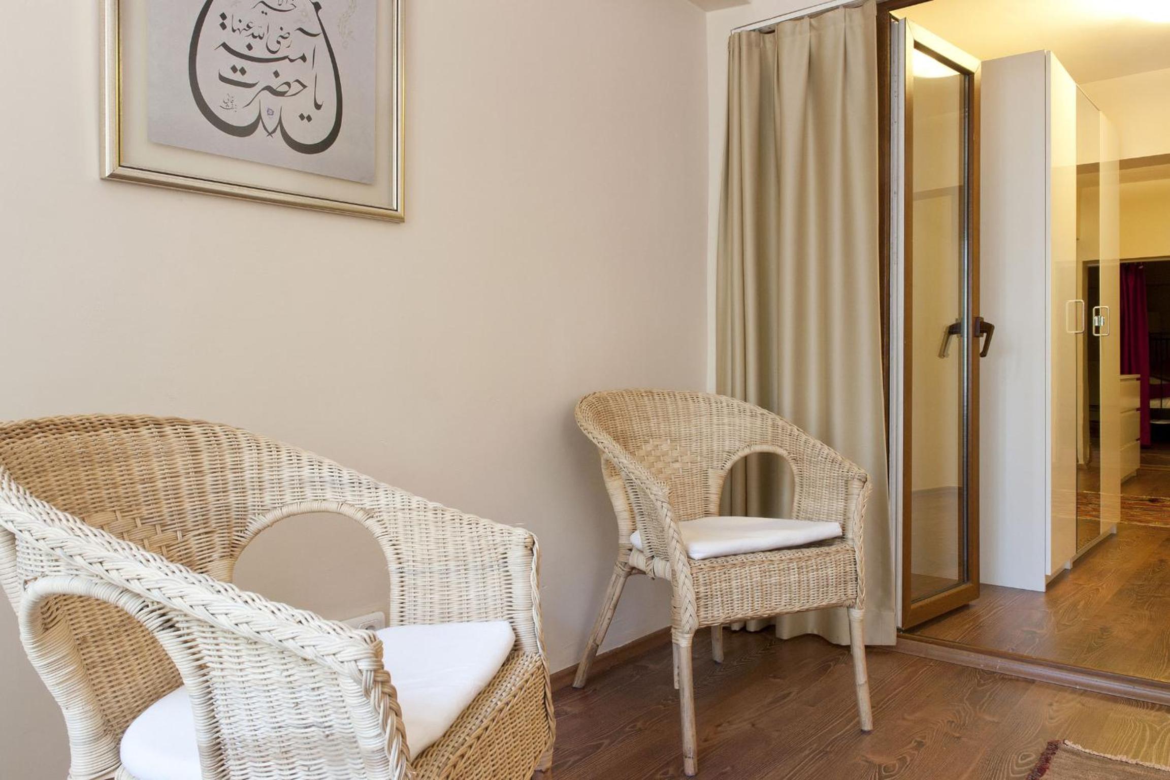 Aslan Apartments