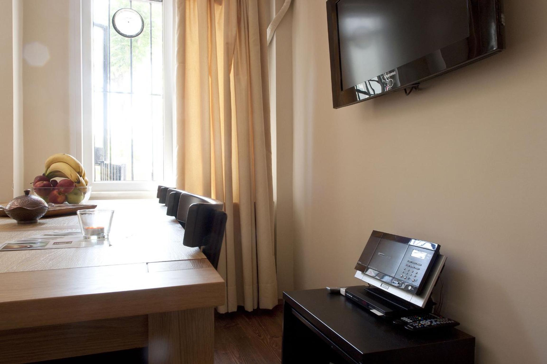Aslan Apartments