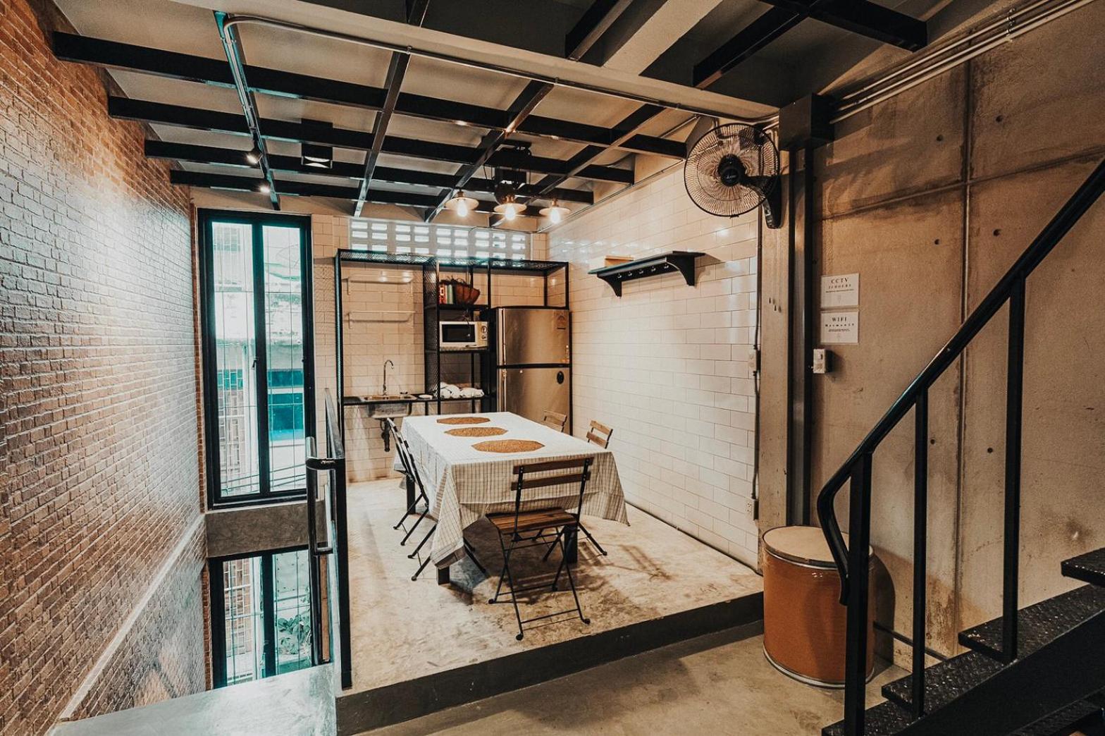 MEEMAW'S House Hostel