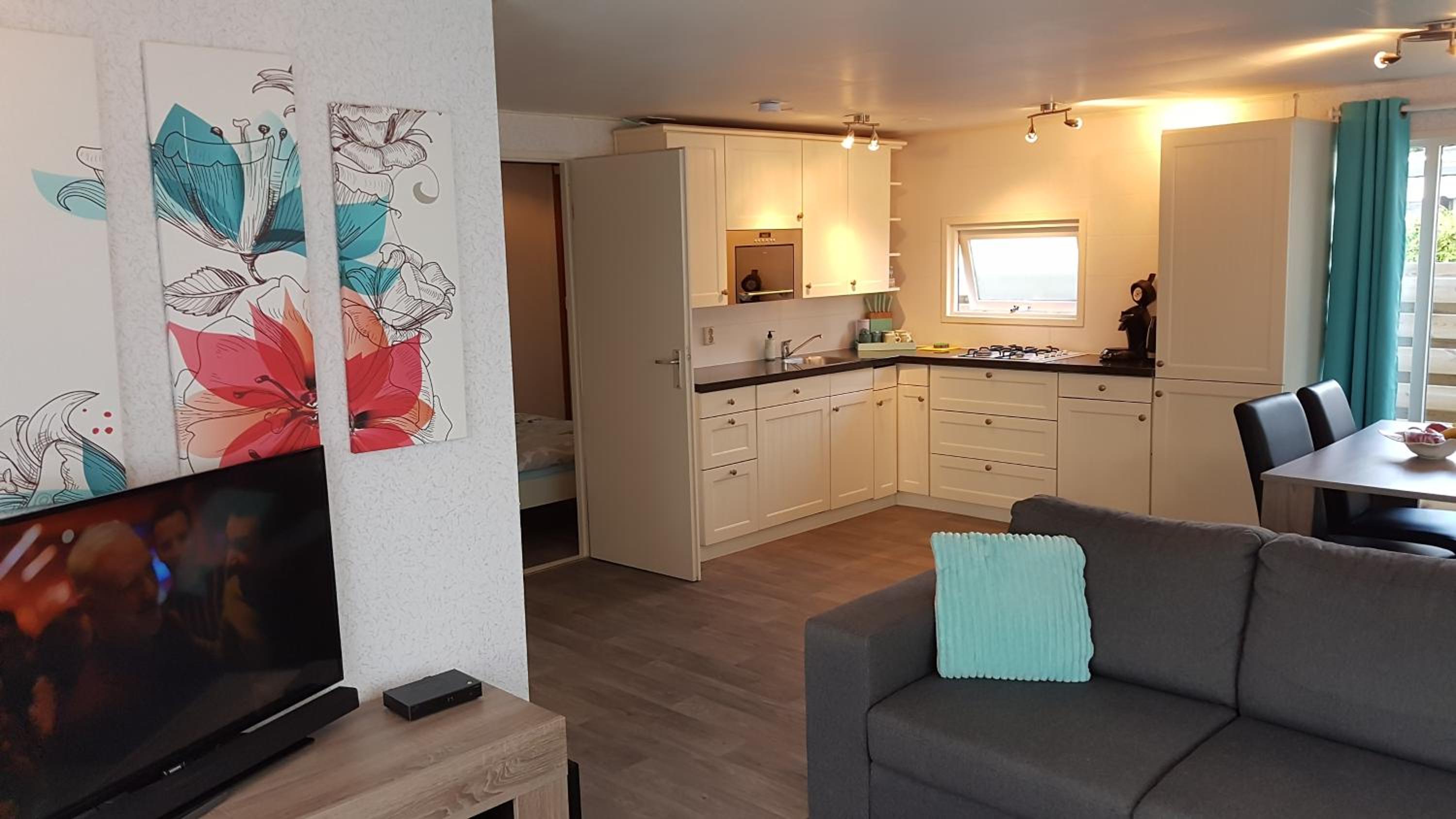Modern, compleet en recreatief chalet 22-15 view 5