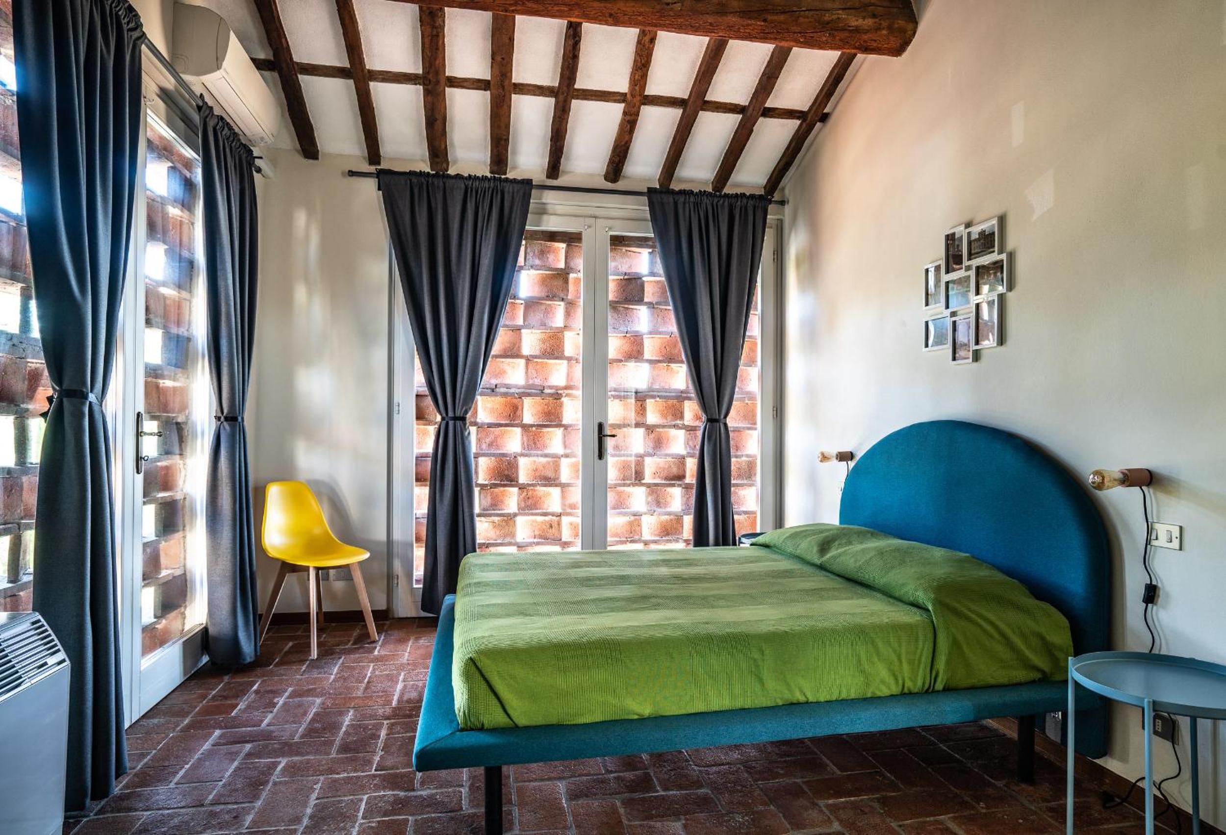 Appartamento con vista panoramica e piscina