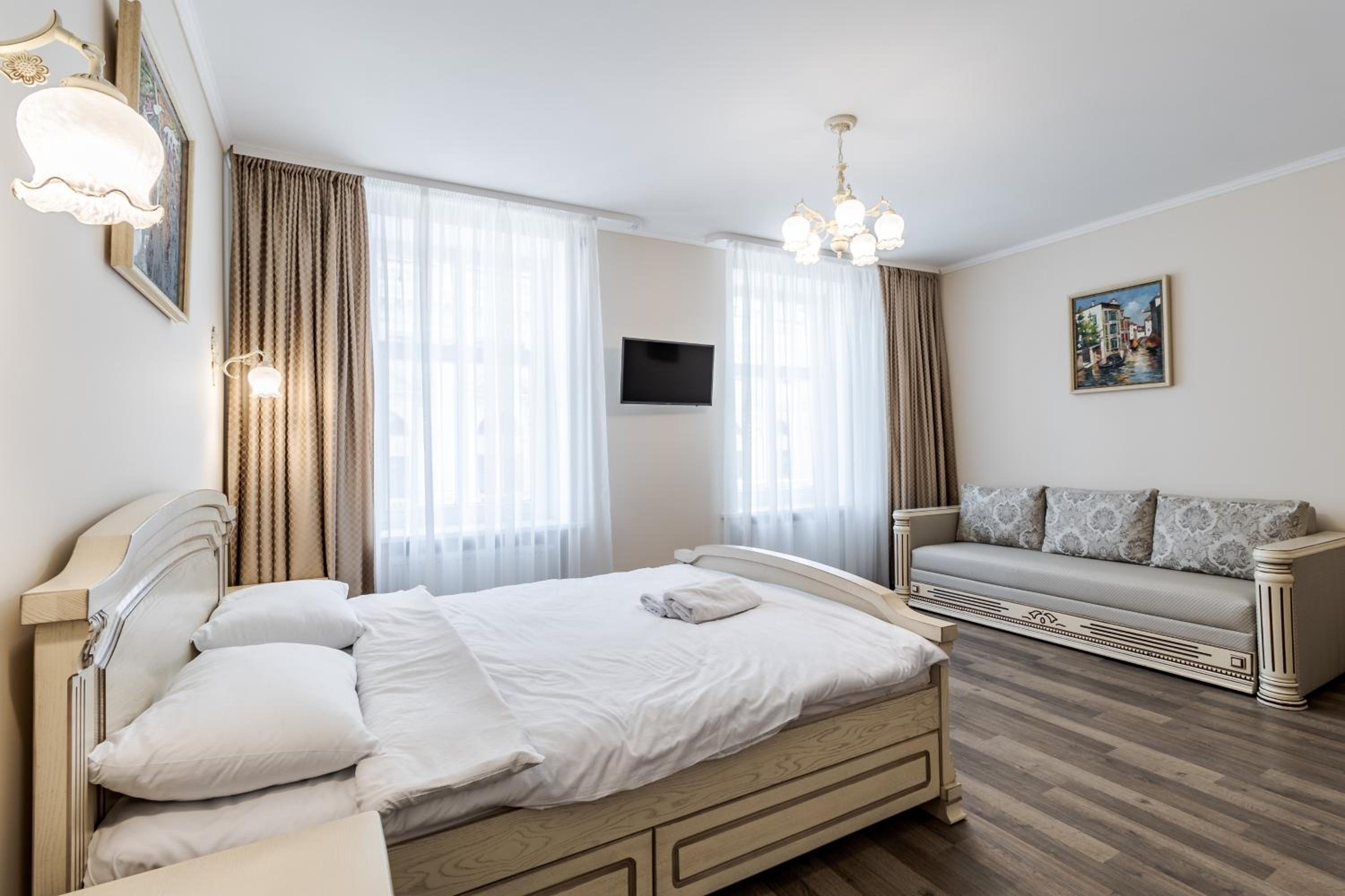 Opera House Apartment 3 view 3