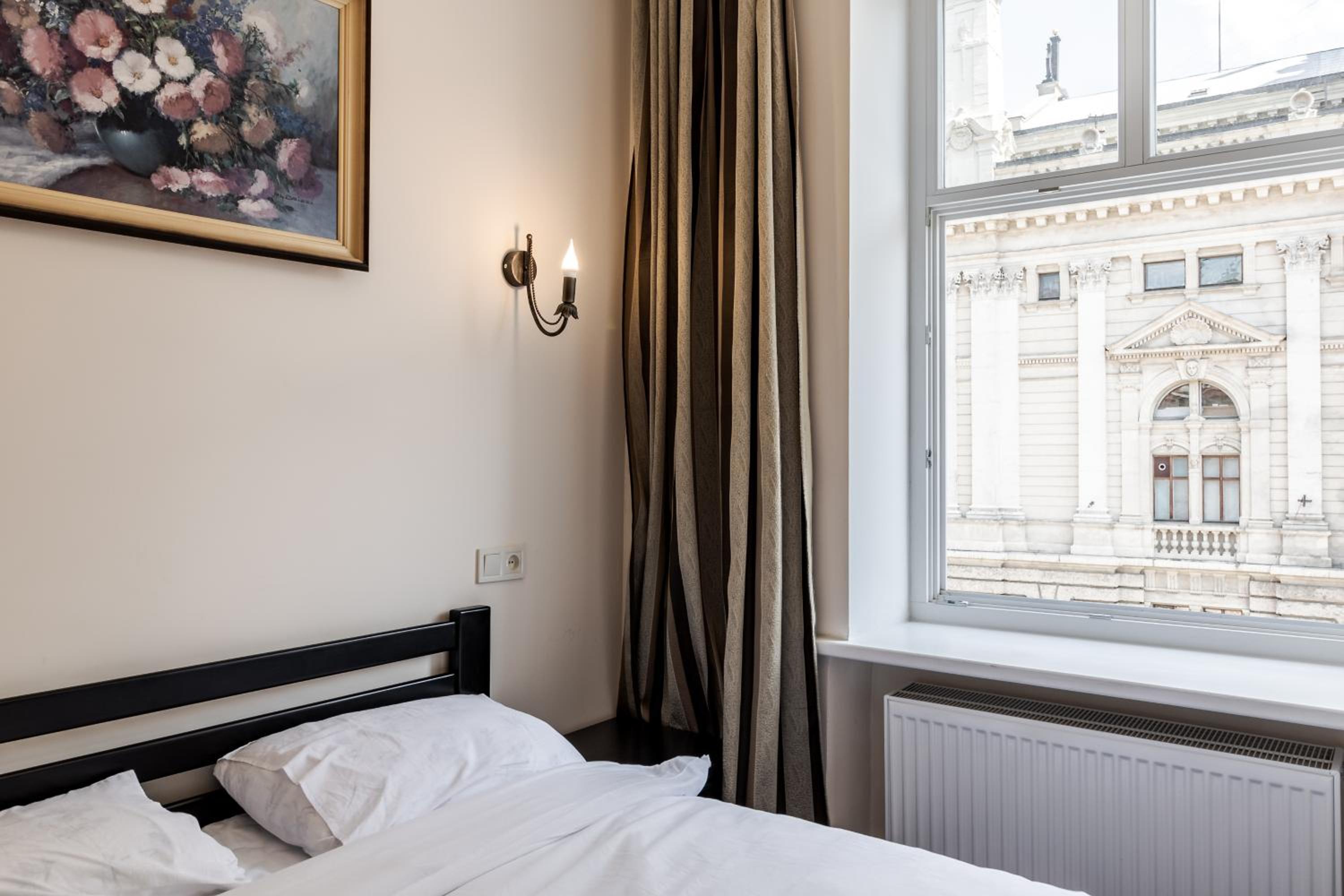 Opera House Apartment 2
