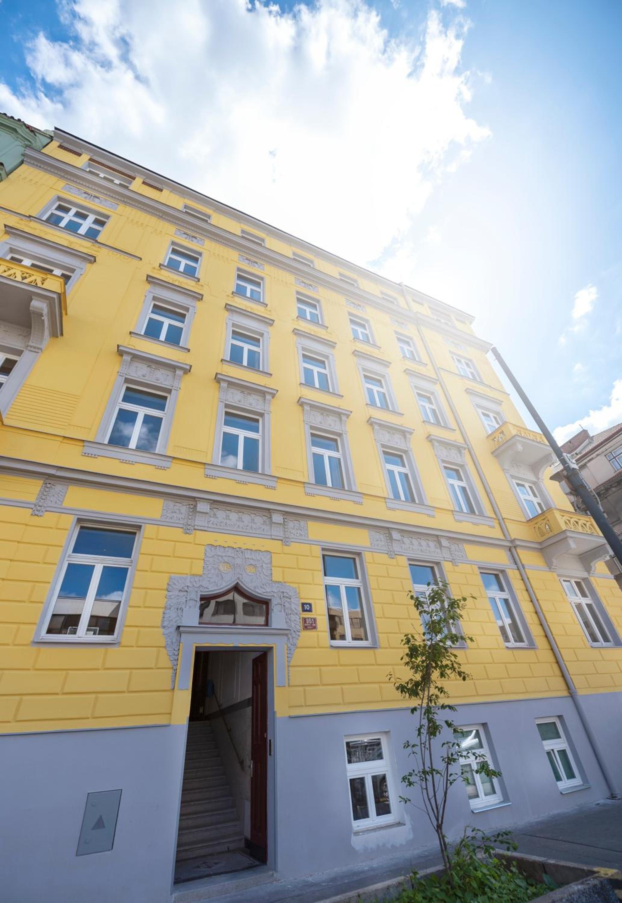 Letna Garden Suites