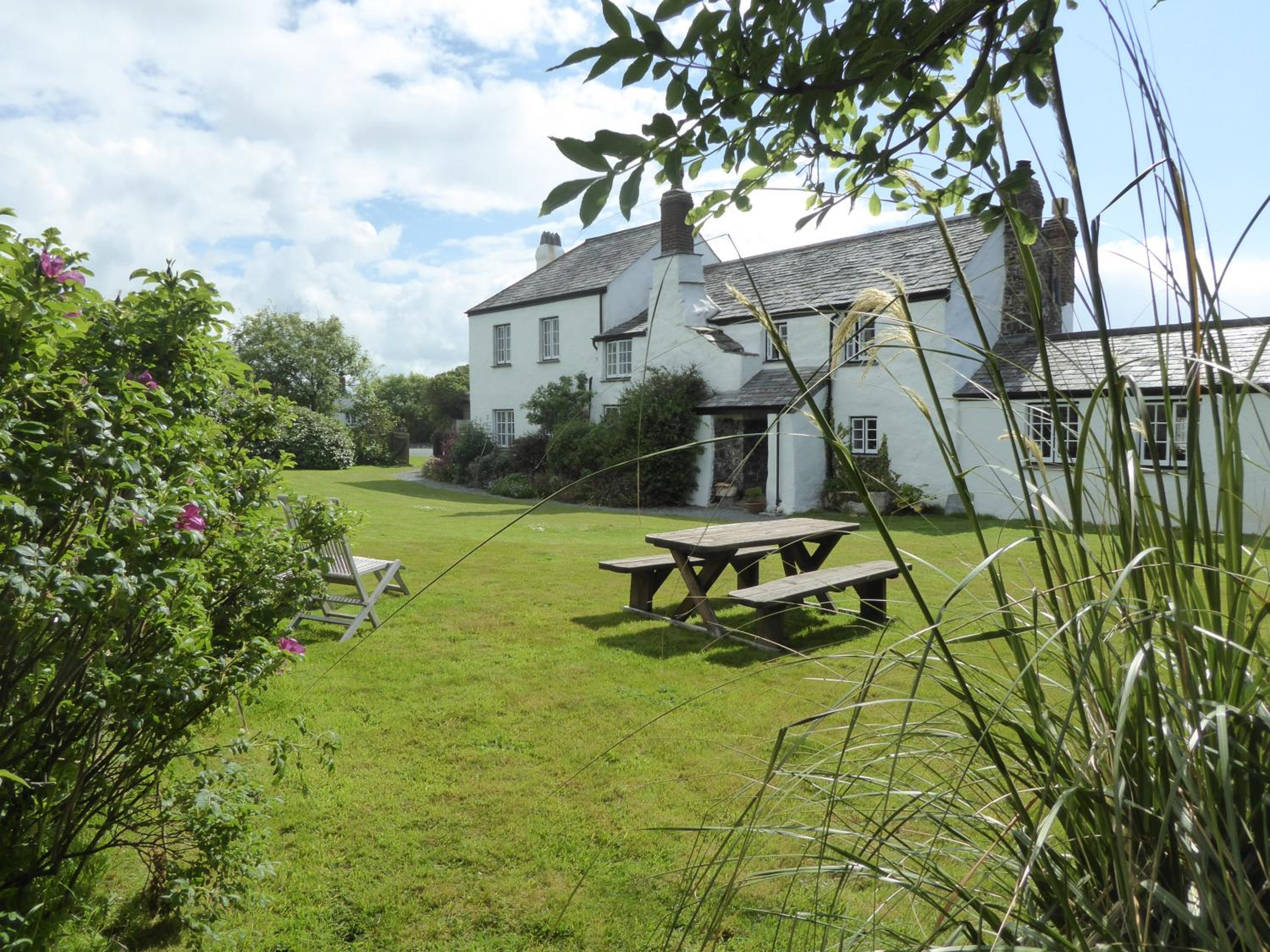Lower Tresmorn Farmhouse