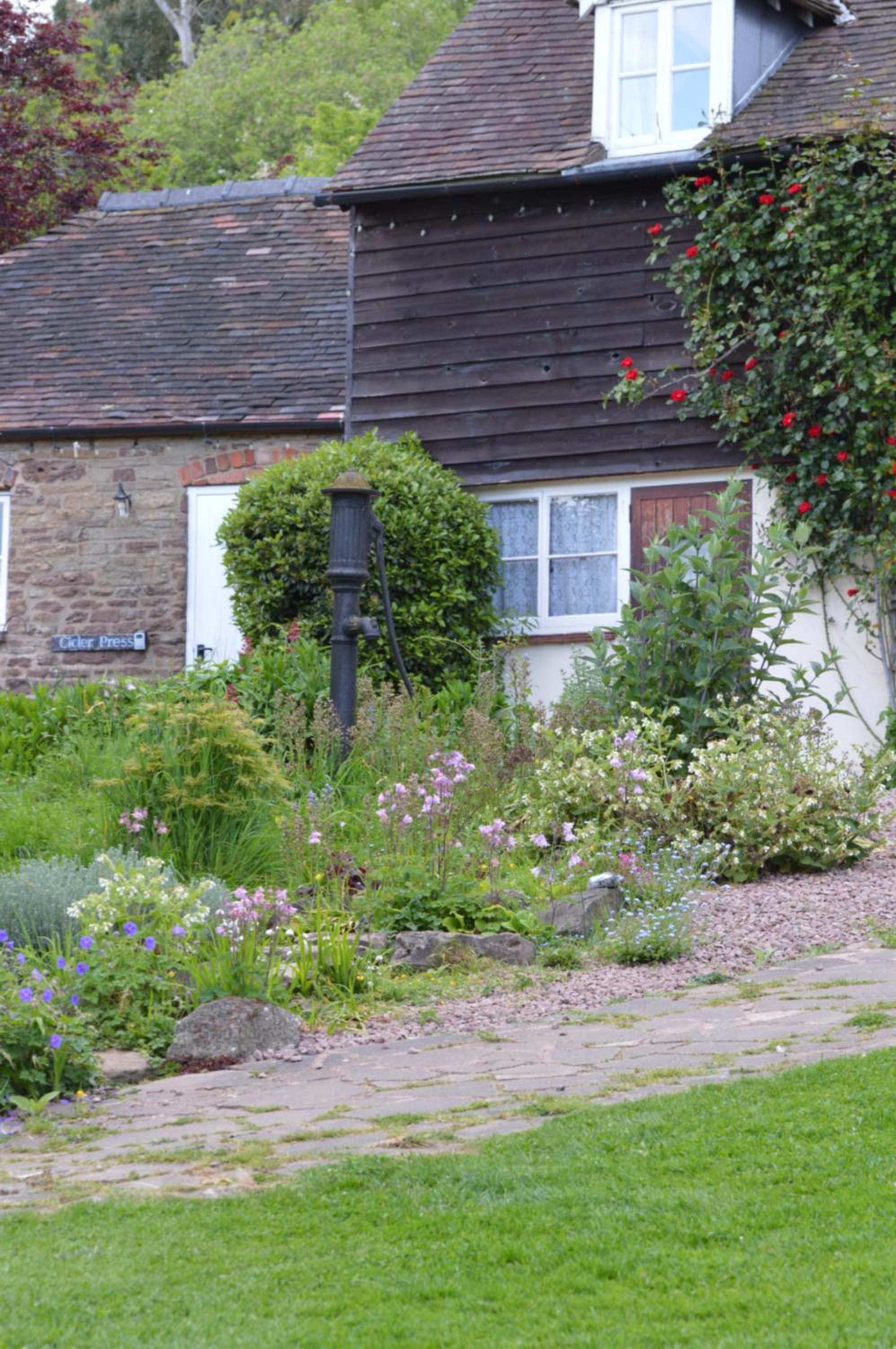 Whitewells Farm Cottages - 7 exceptionally well appointed pet friendly barn conversions set in 10 acres of gardens, fields and woodland suitable from 2 to 