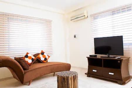 Maxwell Court Apartments view 2