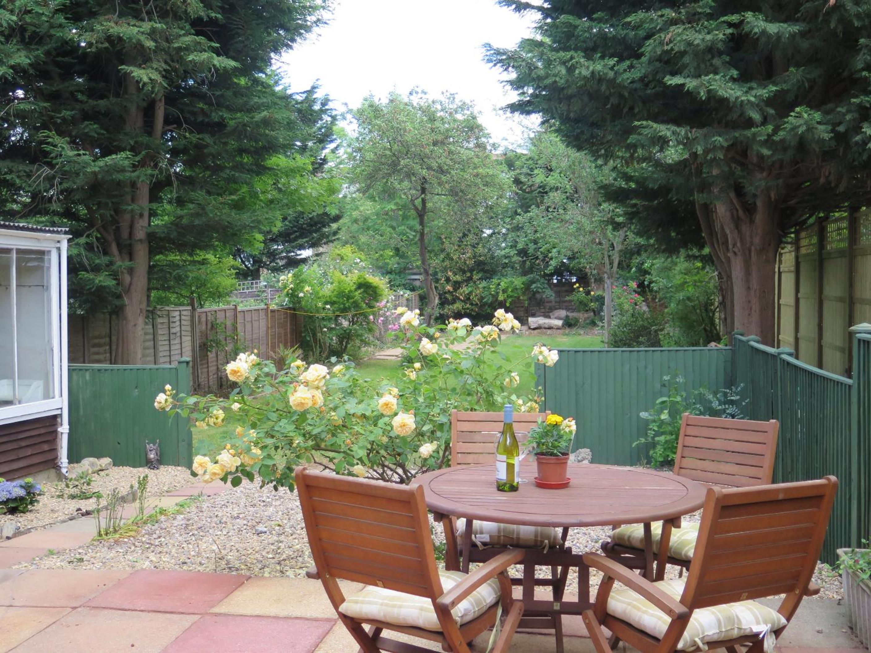 Garden Flat, Ealing view 2
