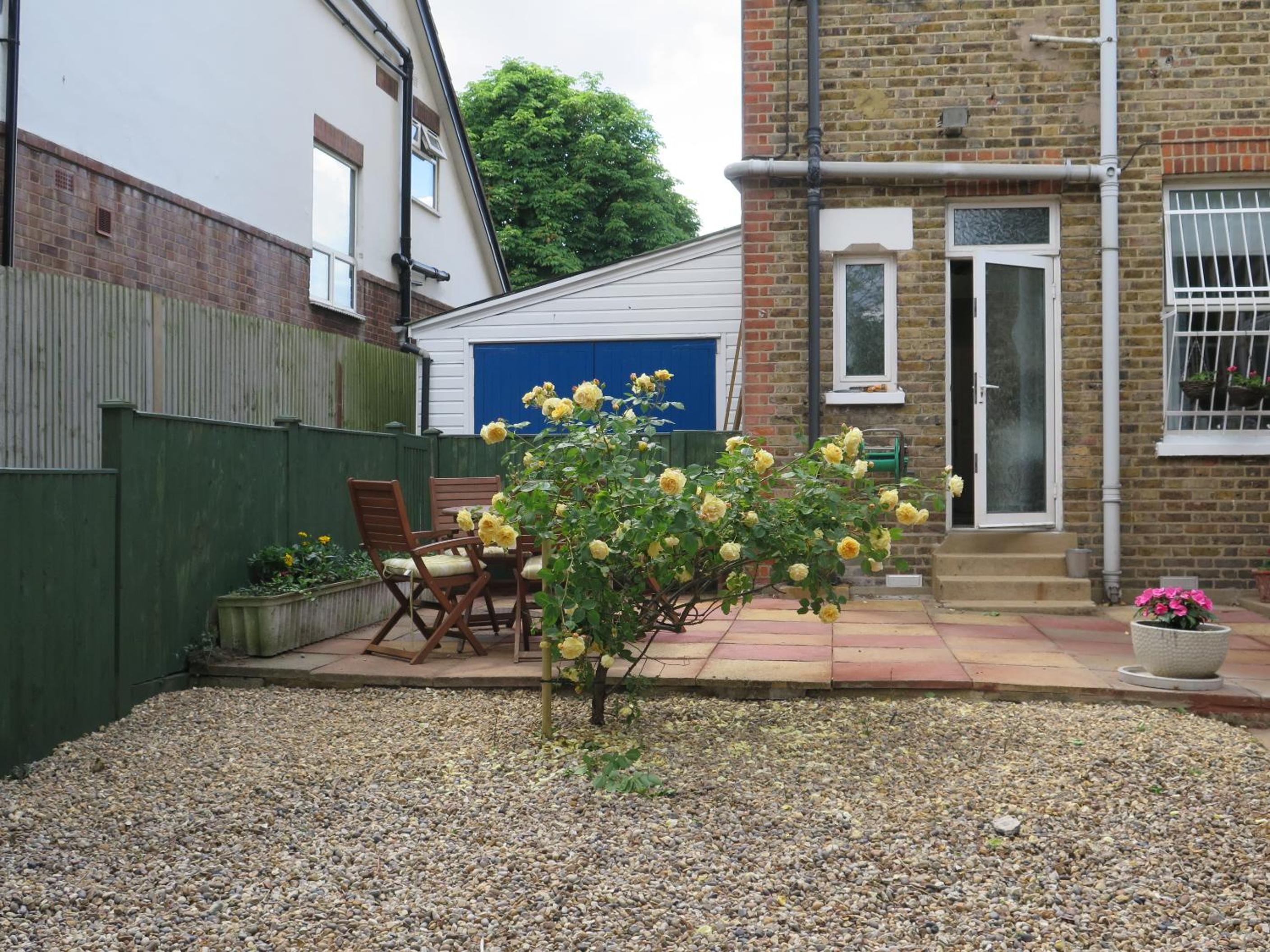 Garden Flat, Ealing view 5