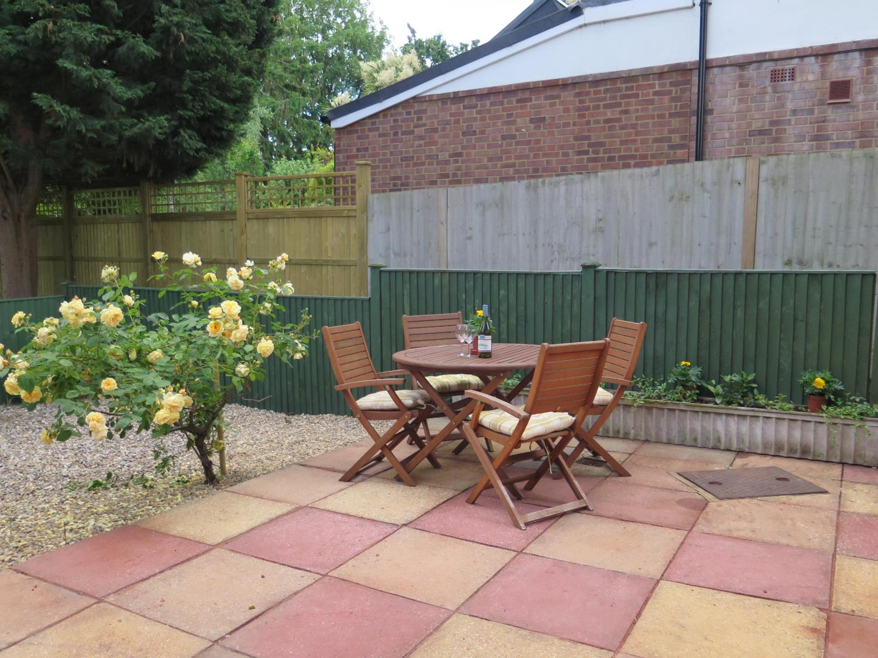 Garden Flat, Ealing view 4