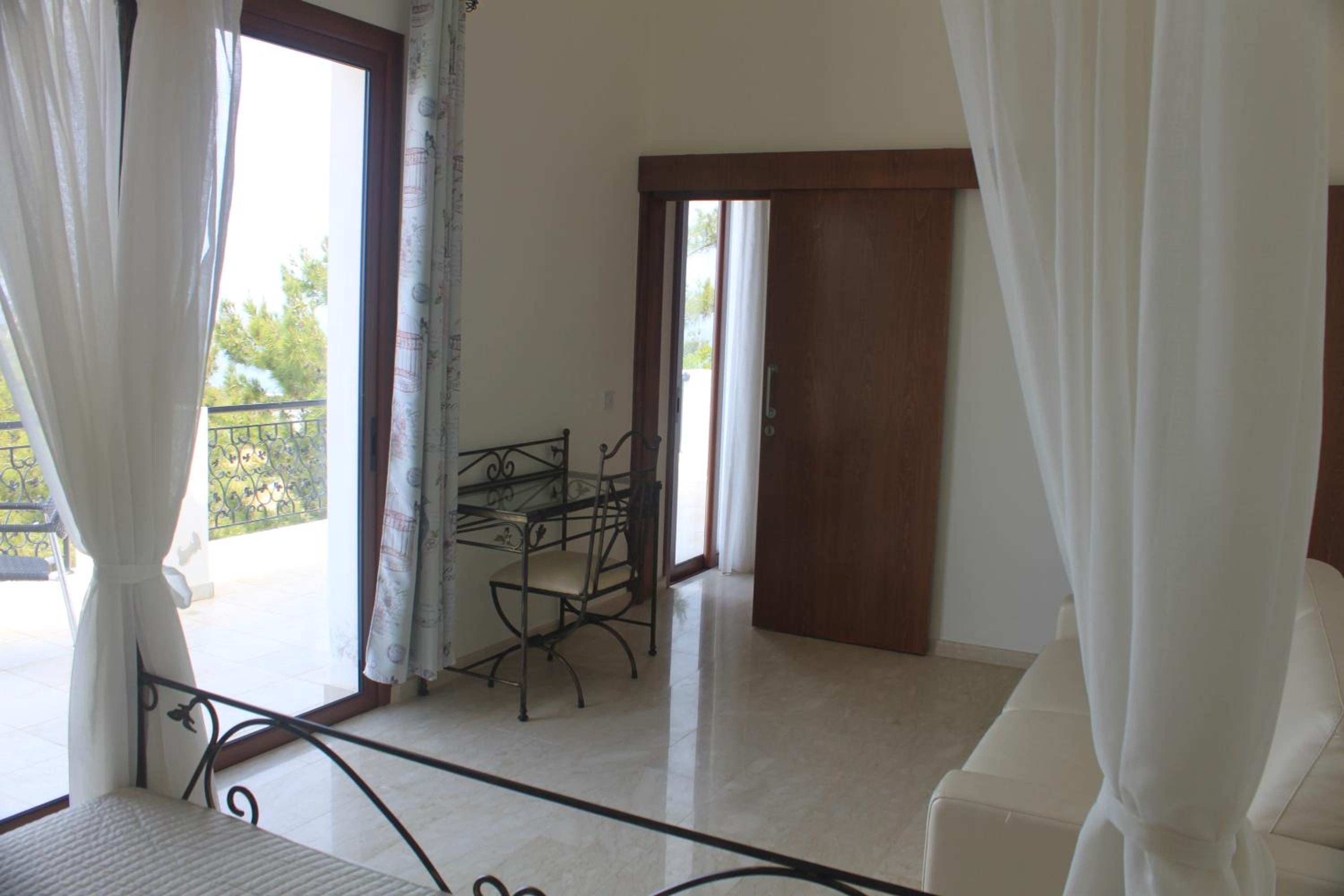 Martika Luxury Villa overlooking the Sea