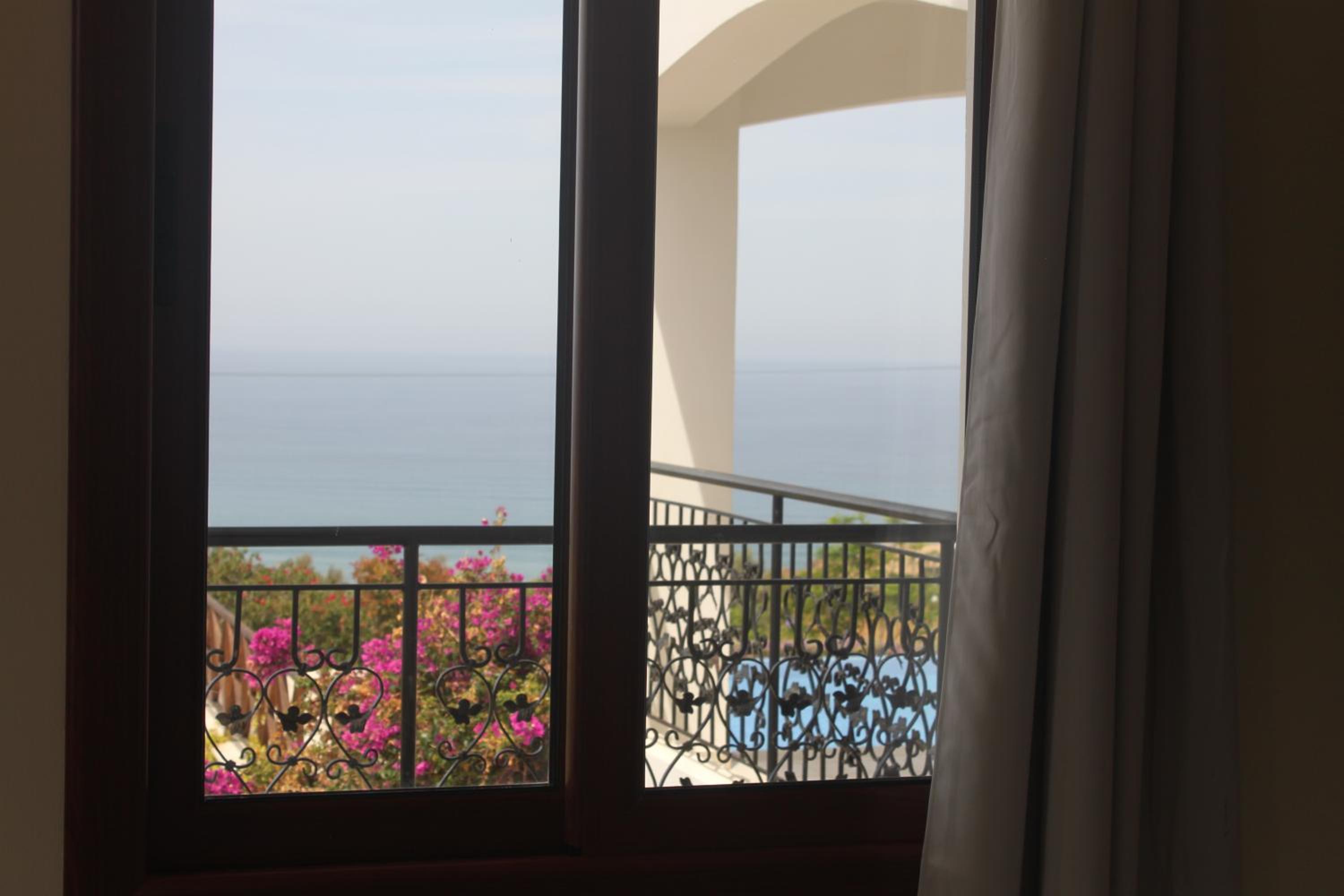 Martika Luxury Villa overlooking the Sea