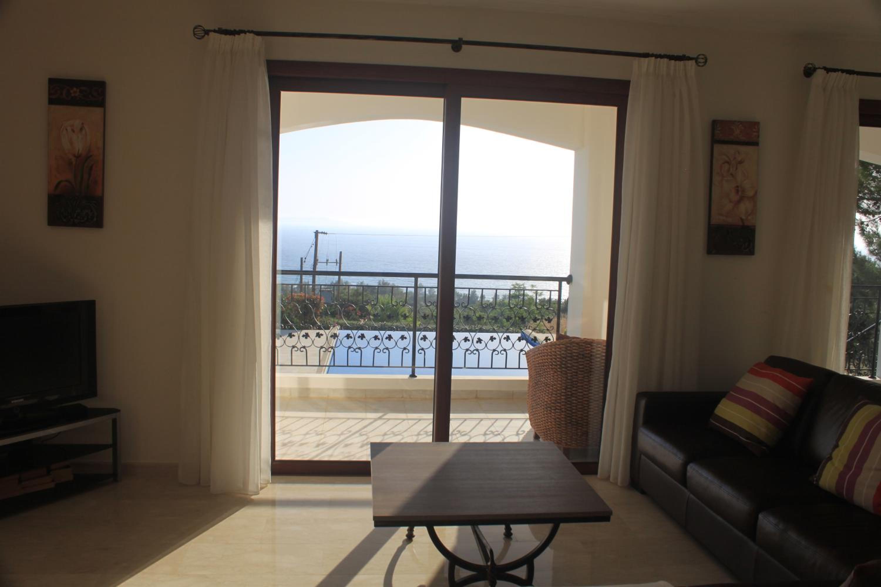 Martika Luxury Villa overlooking the Sea