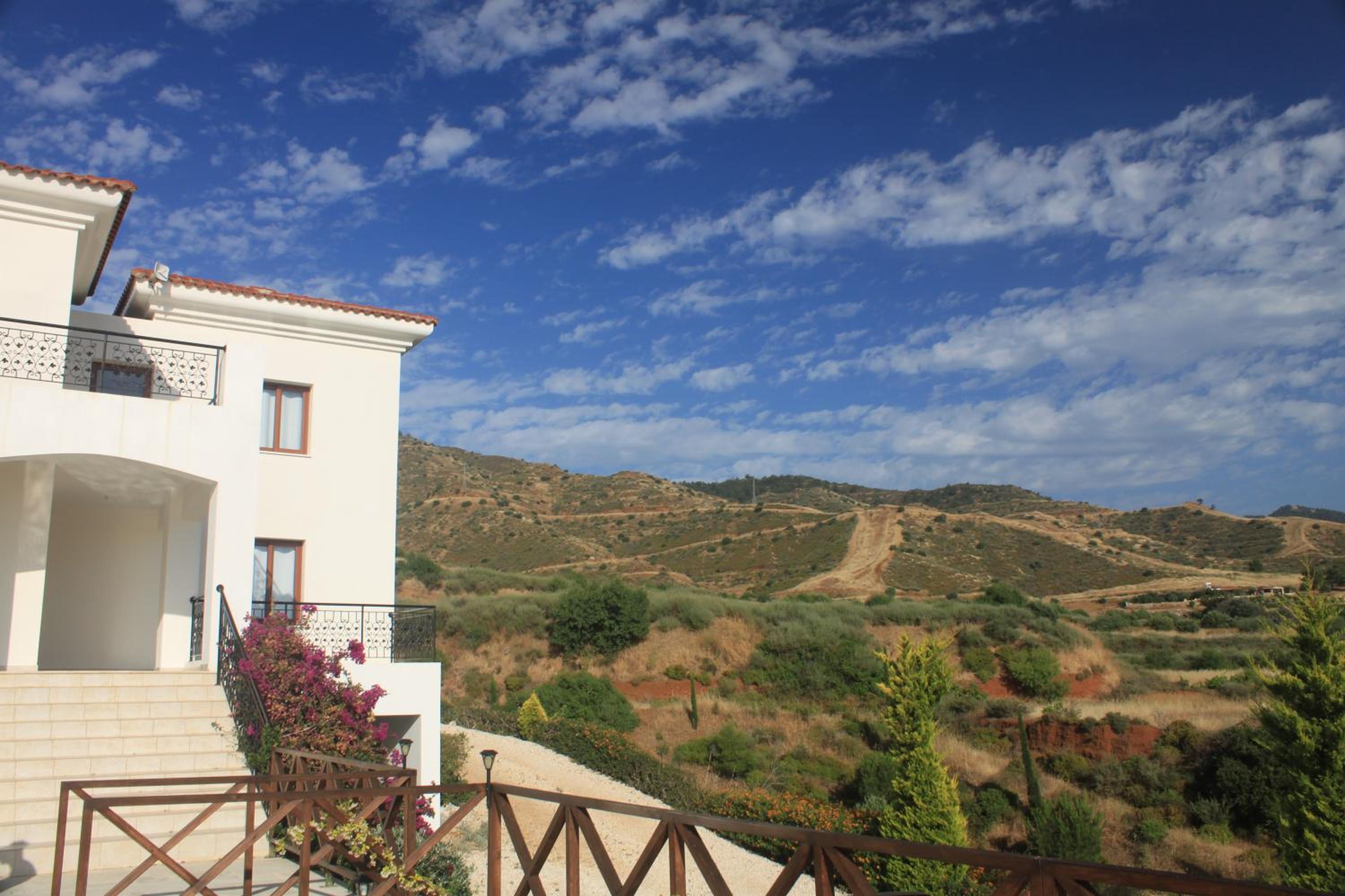 Martika Luxury Villa overlooking the Sea