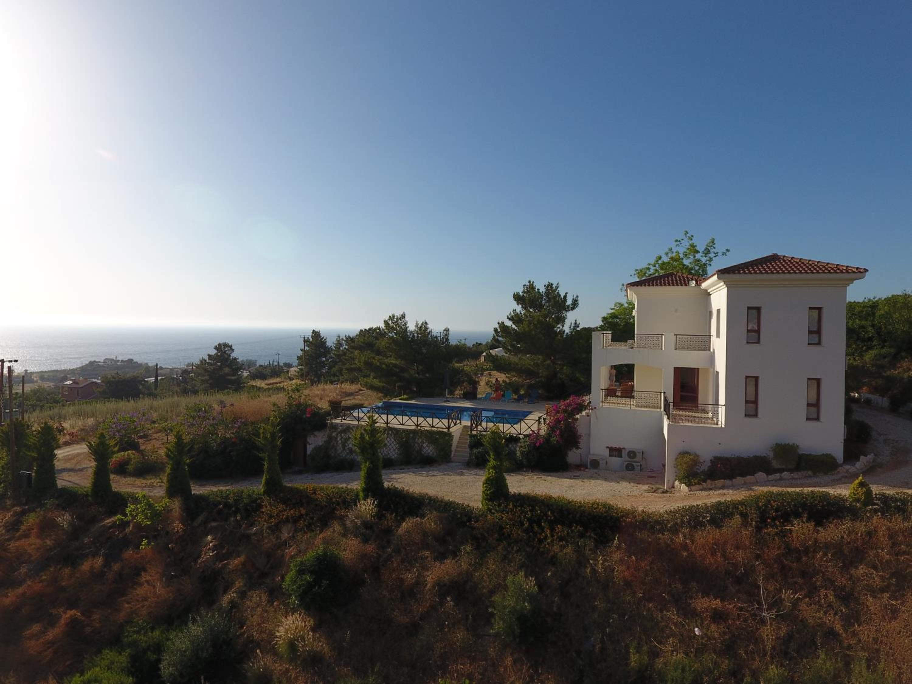 Martika Luxury Villa overlooking the Sea