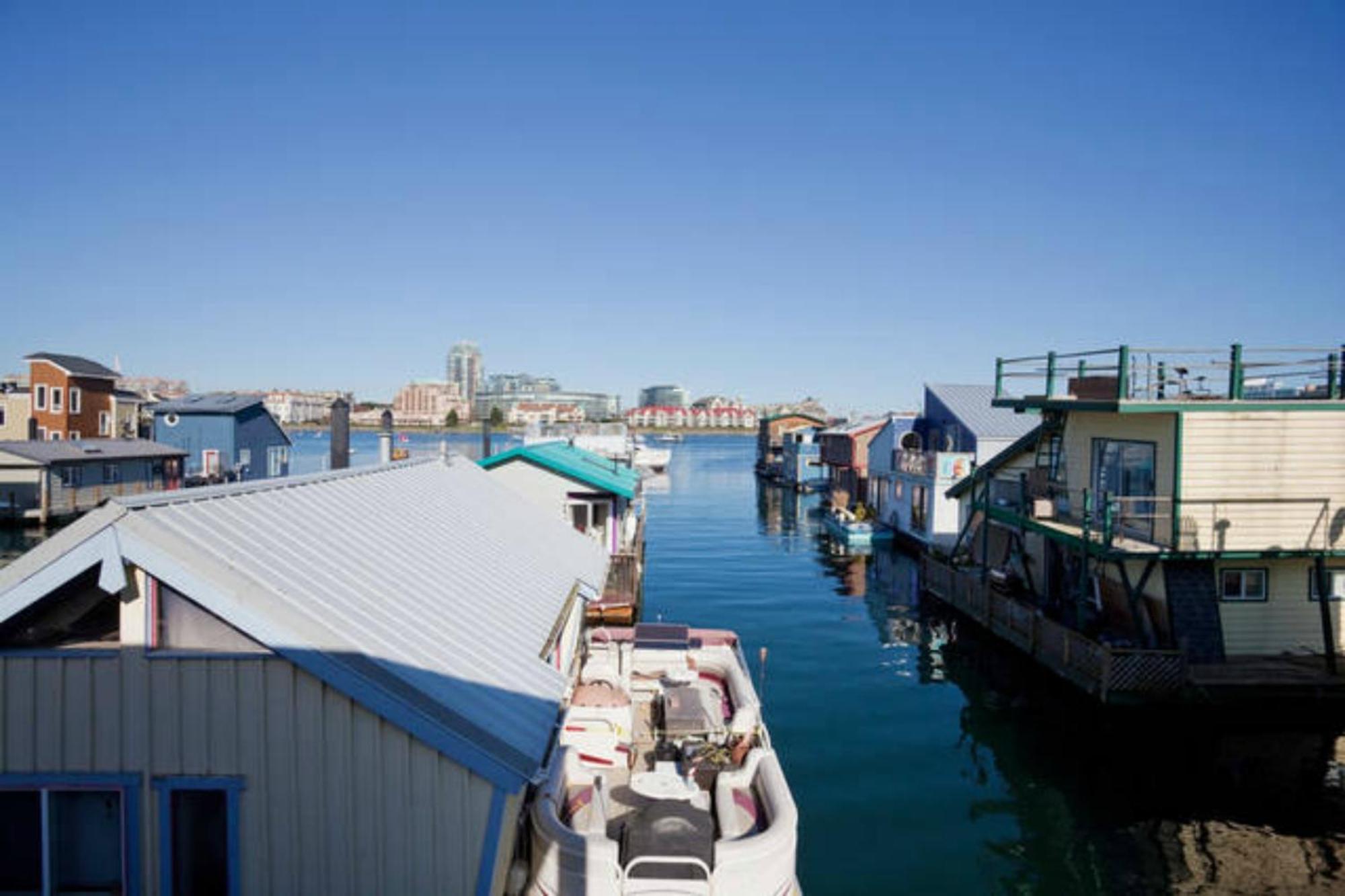 A Float Home B&B in Fisherman’s Wharf