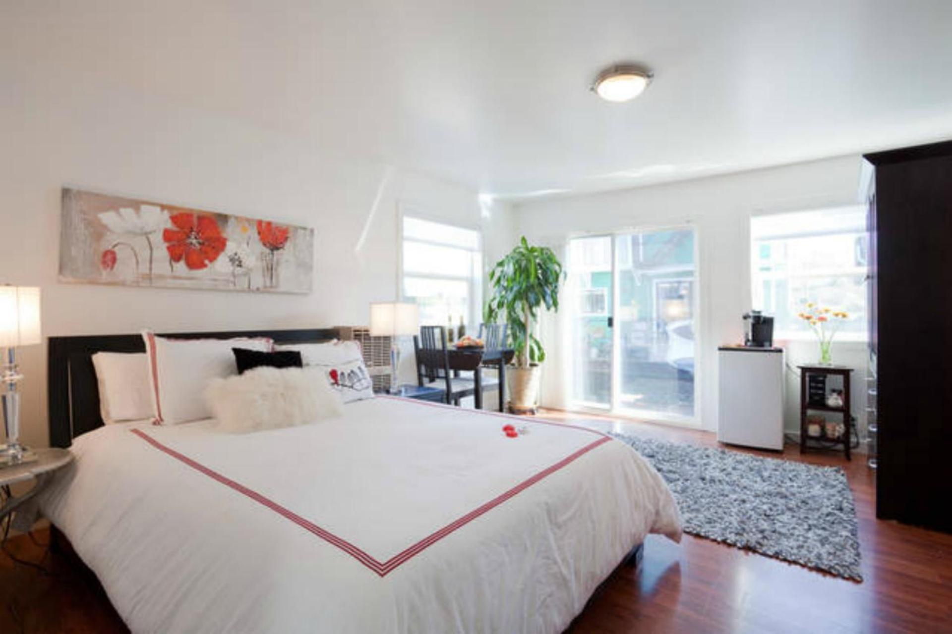 A Float Home B&B in Fisherman’s Wharf