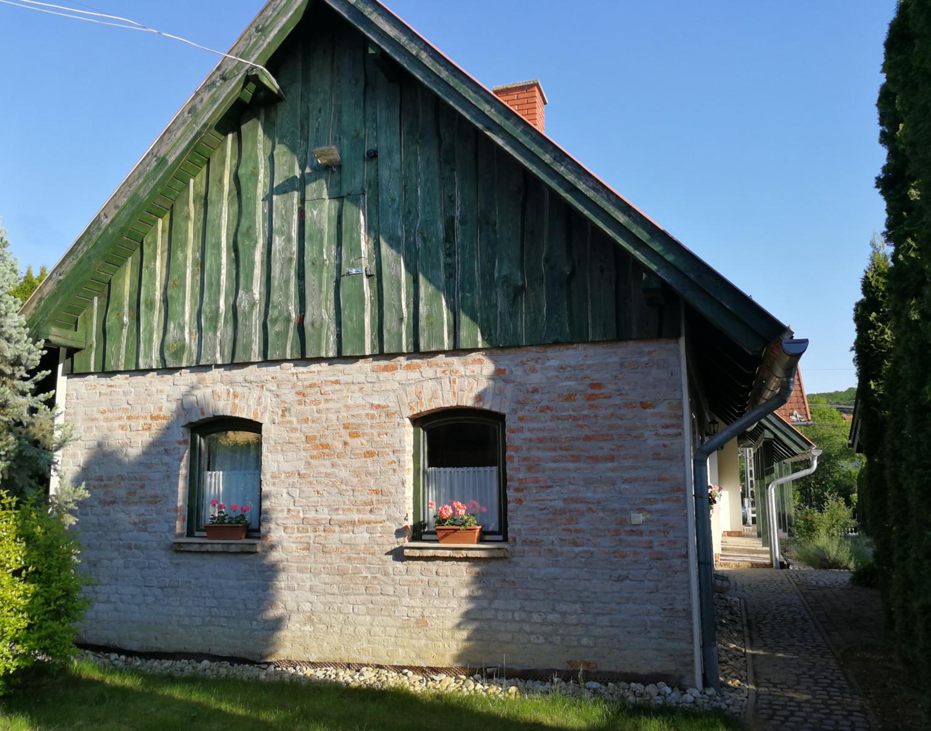 Photo 11
