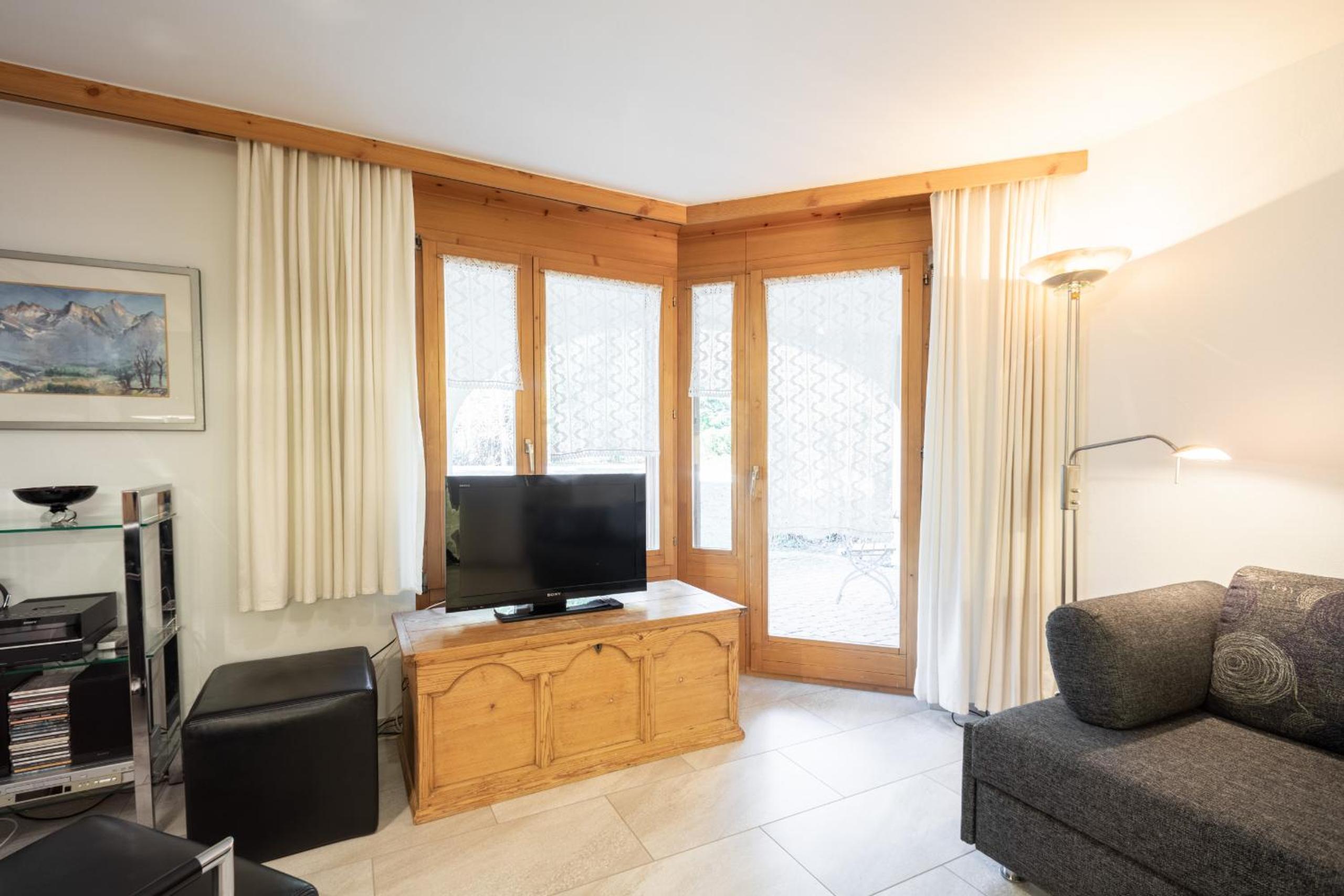 LAAX Homes - Runca 752 view 2