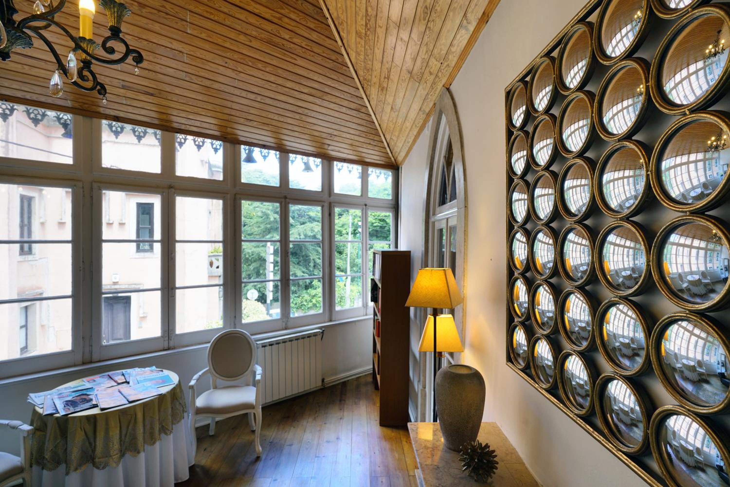 Charm Inn Sintra — photo 36