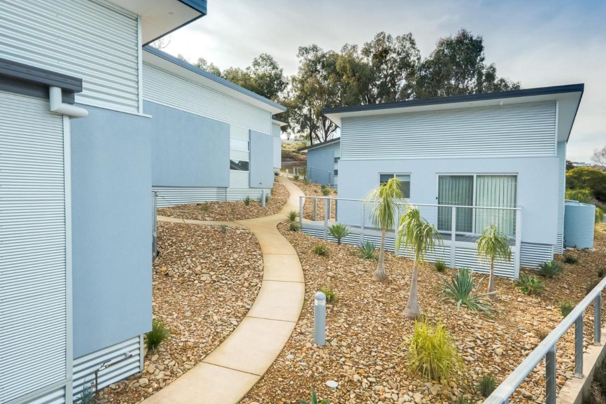 Albury Yalandra Apartment 2 view 4