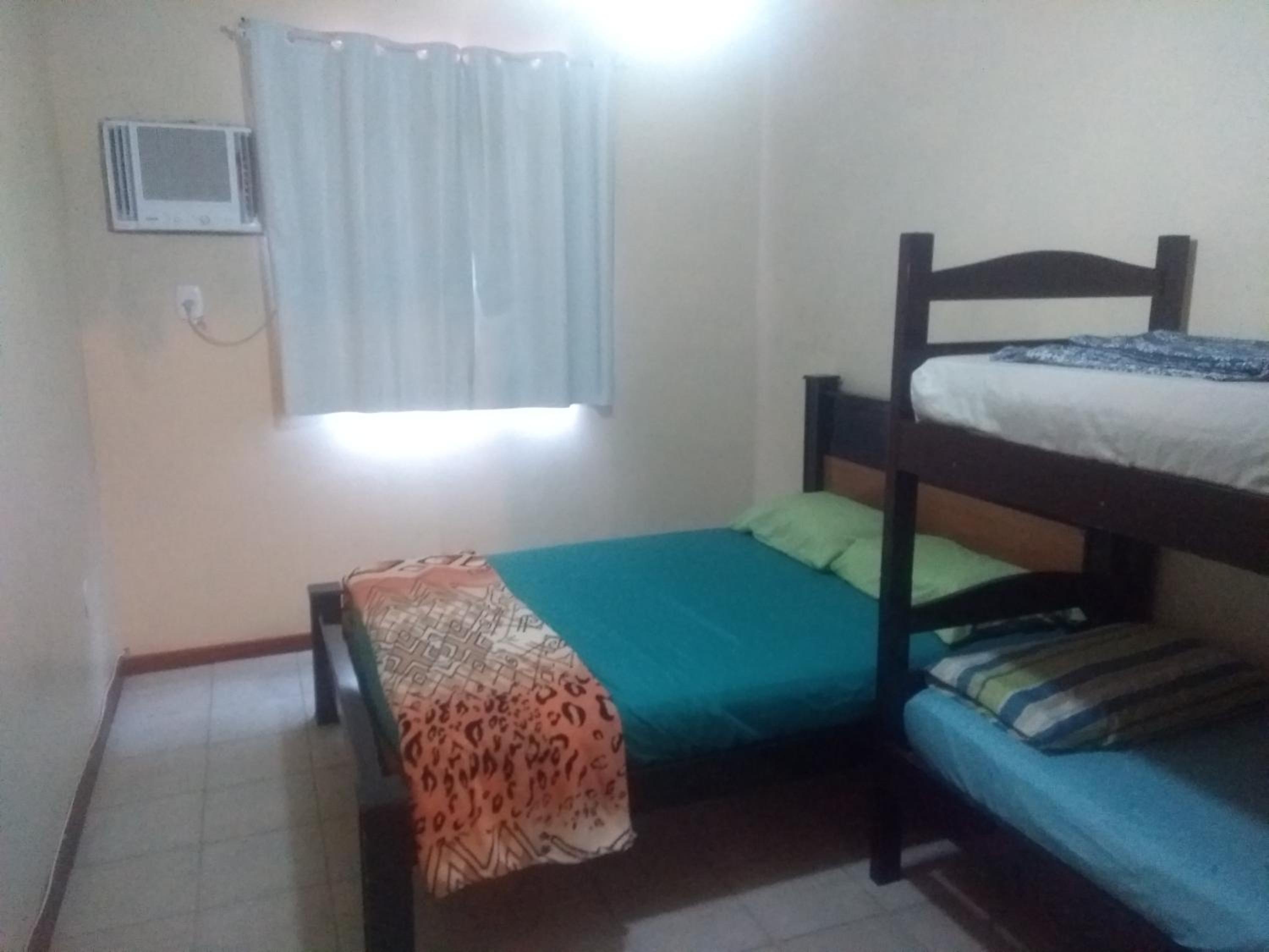 Casa com 2 quartos em condomínio