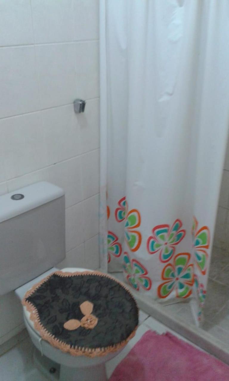 Casa com 2 quartos em condomínio
