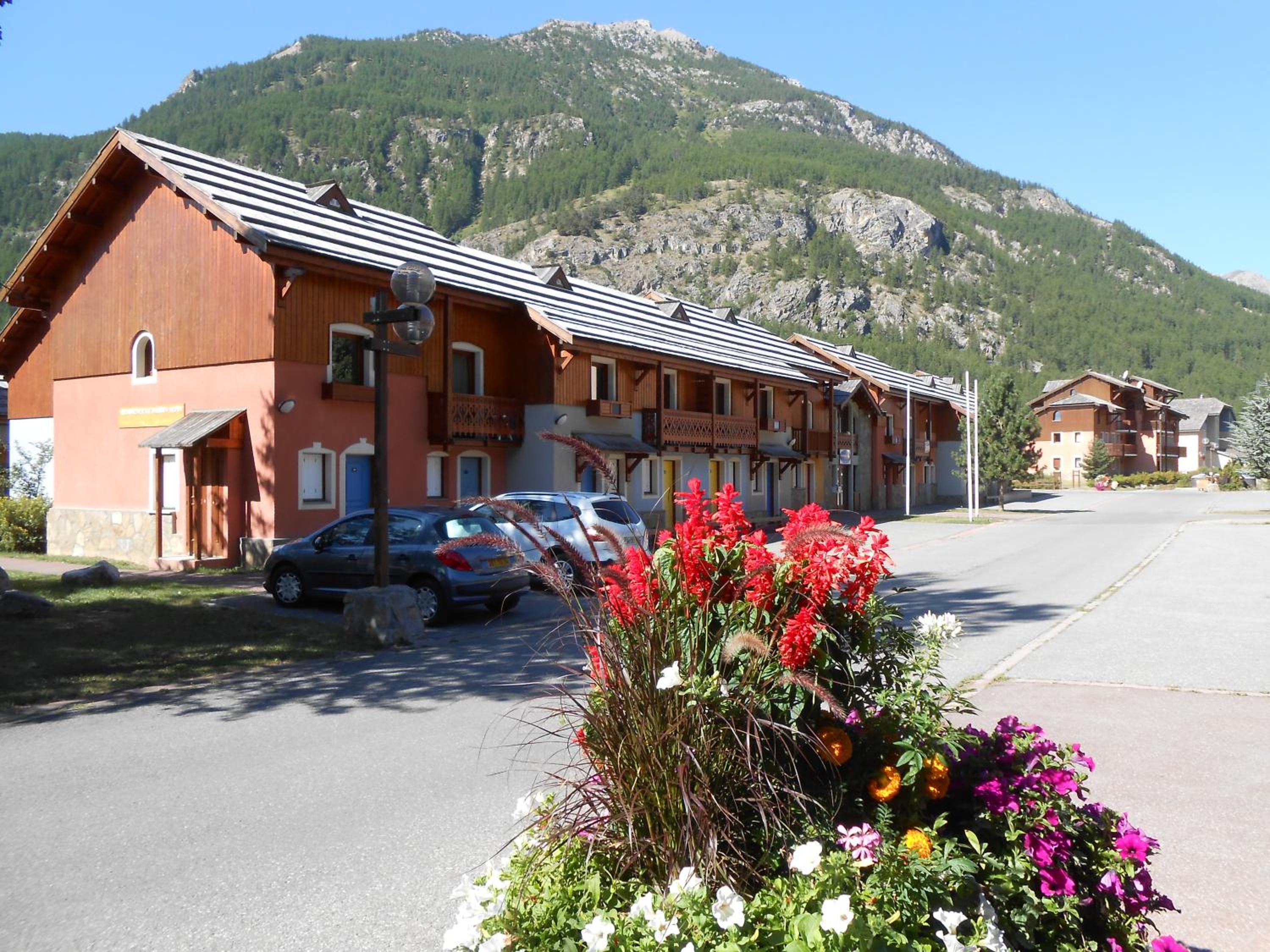 Les Chalets du Jardin Alpin view 3