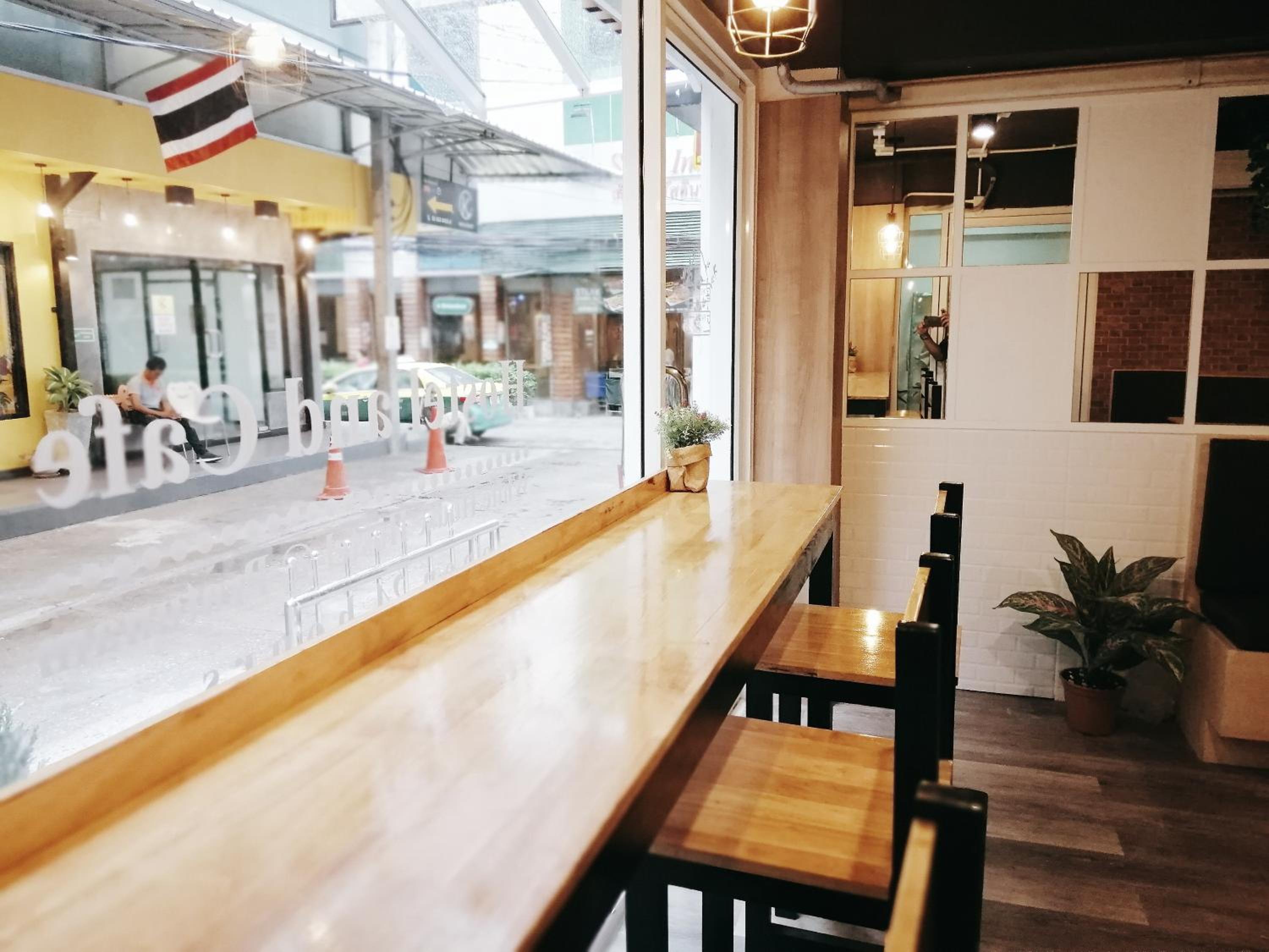 White House Hostel