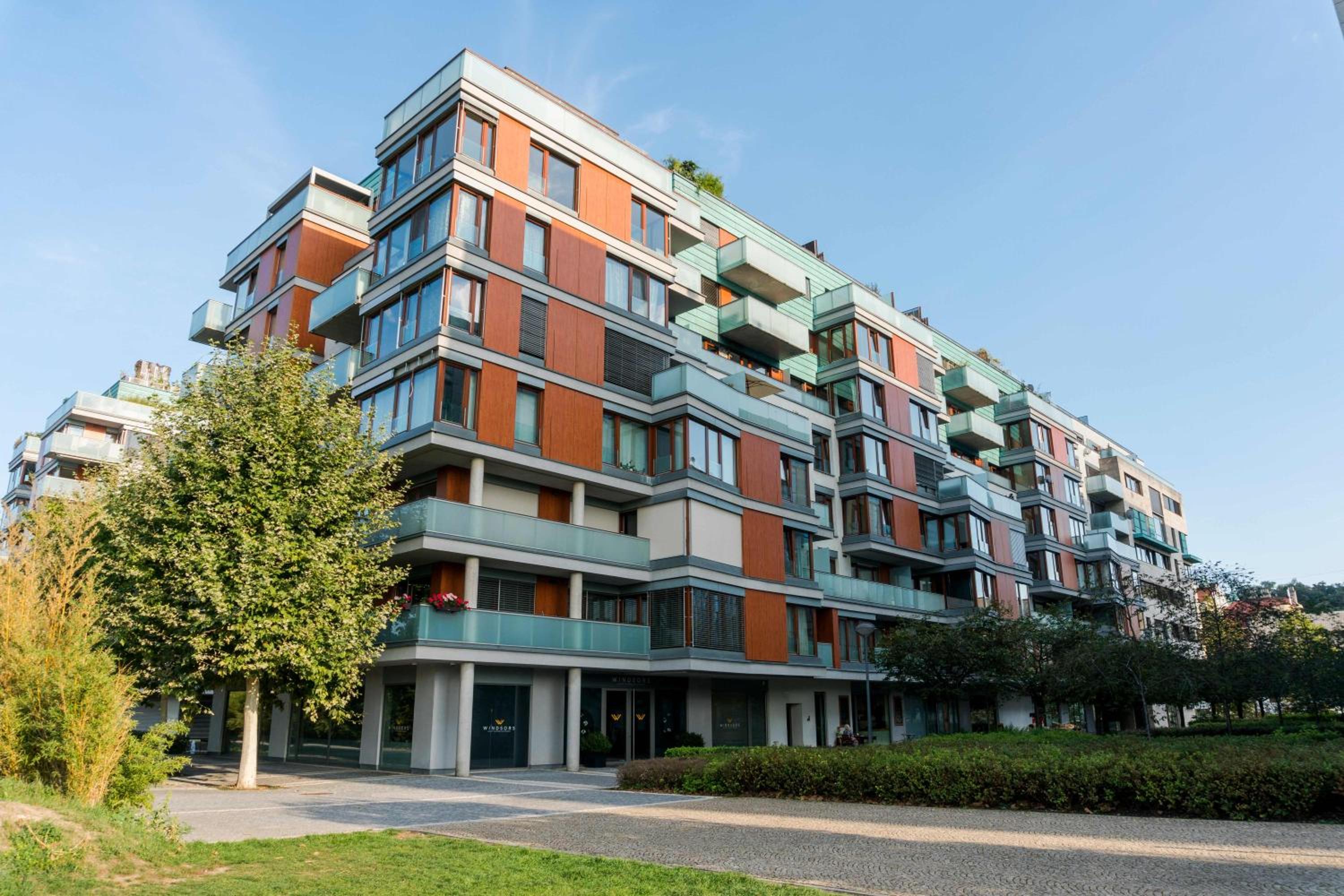 Luxury Center APT Garage Parking by Michal&Friends