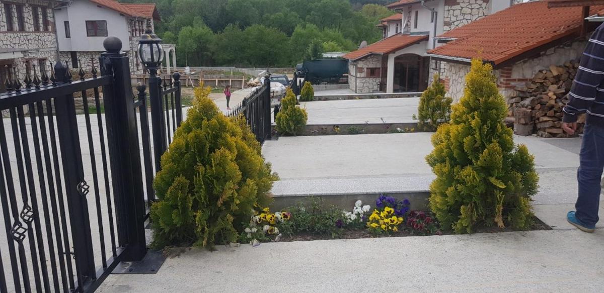 Ilievi Guest Houses