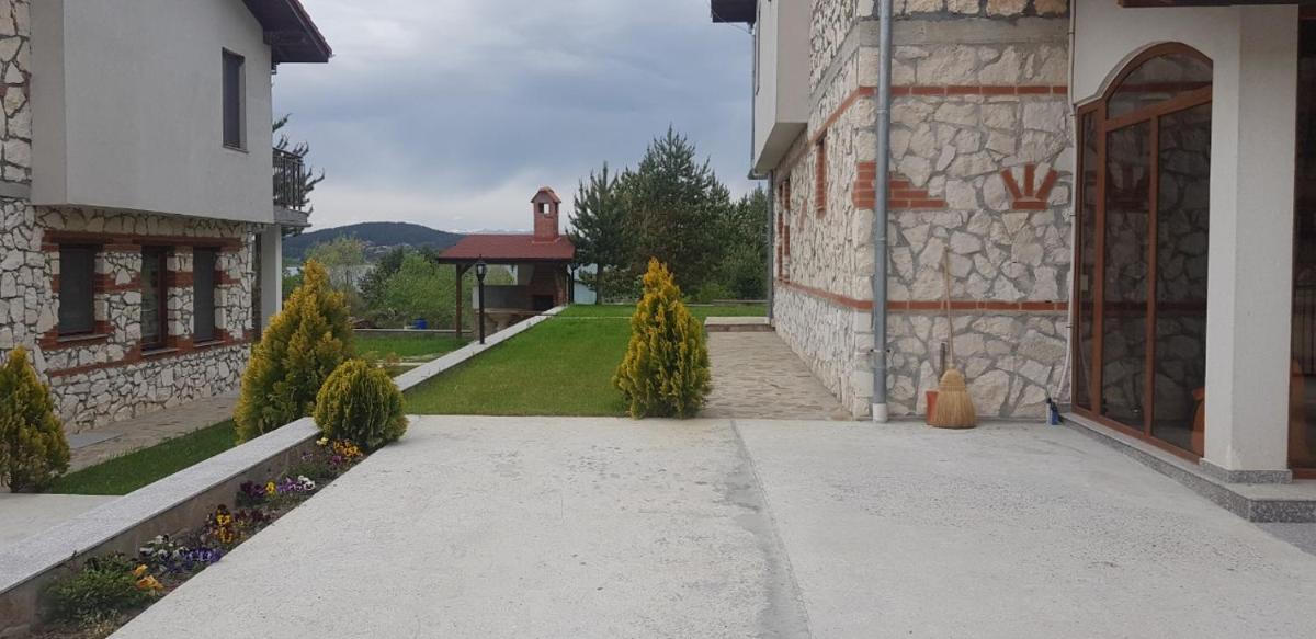 Ilievi Guest Houses