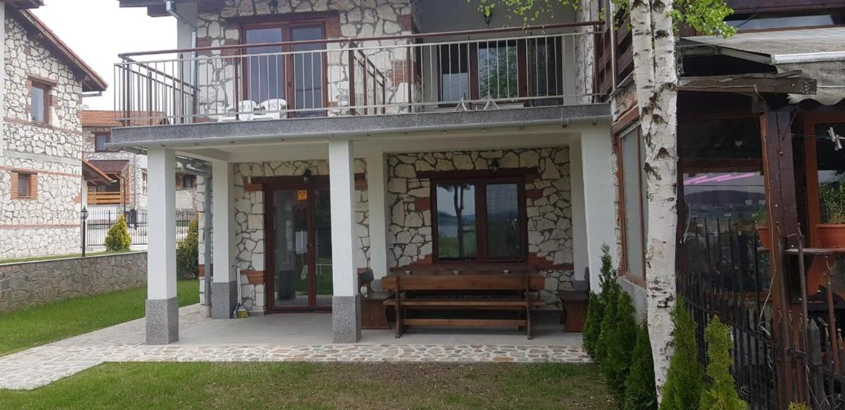 Ilievi Guest Houses