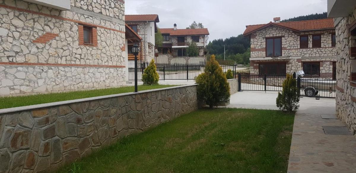 Ilievi Guest Houses