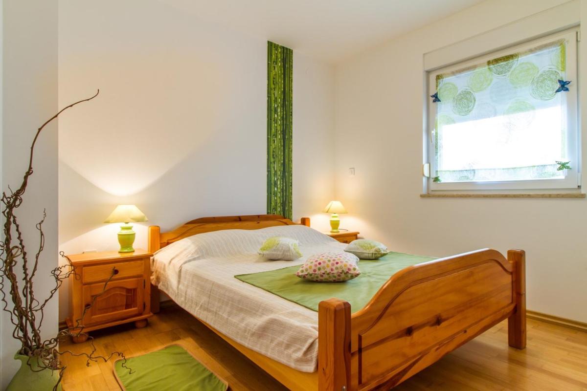 New apartment Lory with a pool and sea view view 2