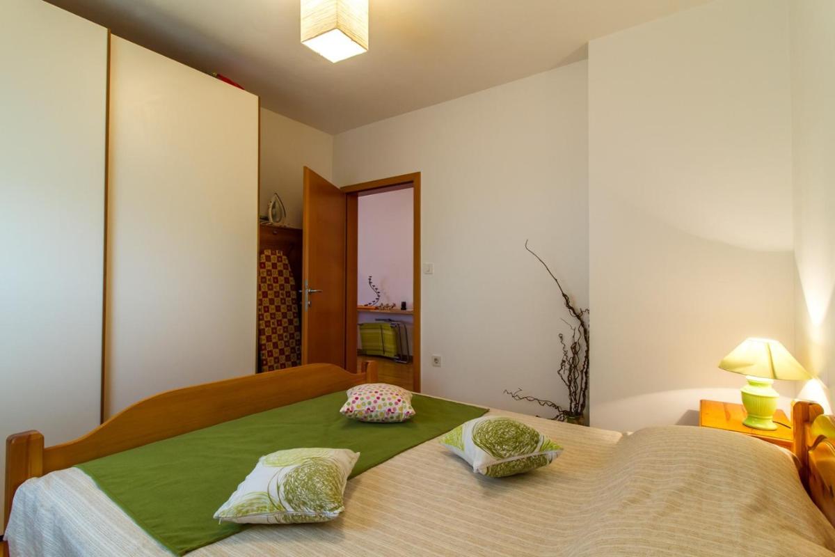 New apartment Lory with a pool and sea view view 3