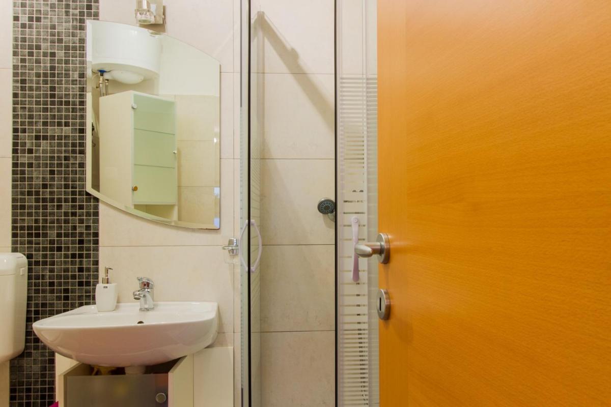 New apartment Lory with a pool and sea view view 4