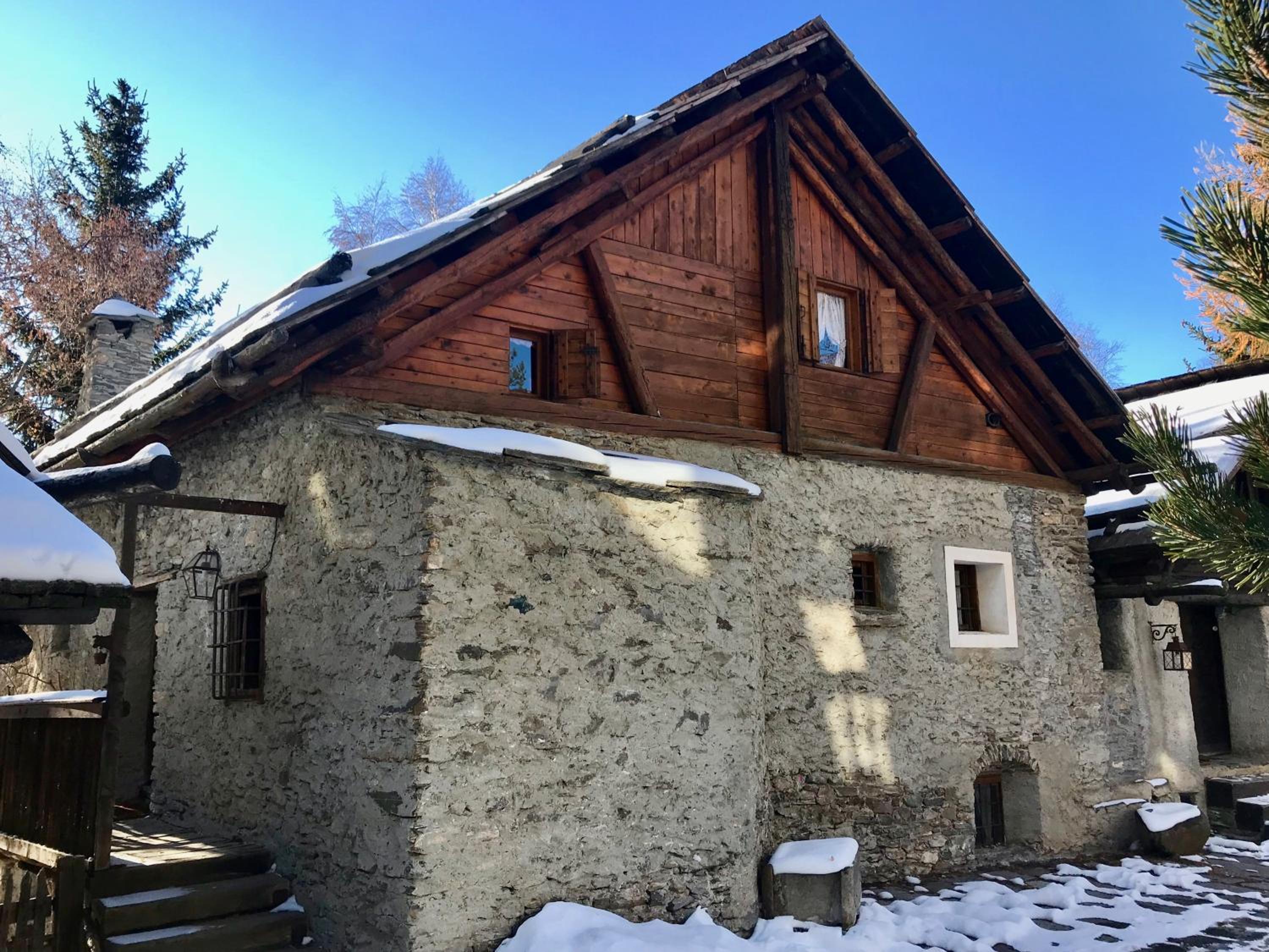Casa Sestrieres Chalet Vialattea view 3