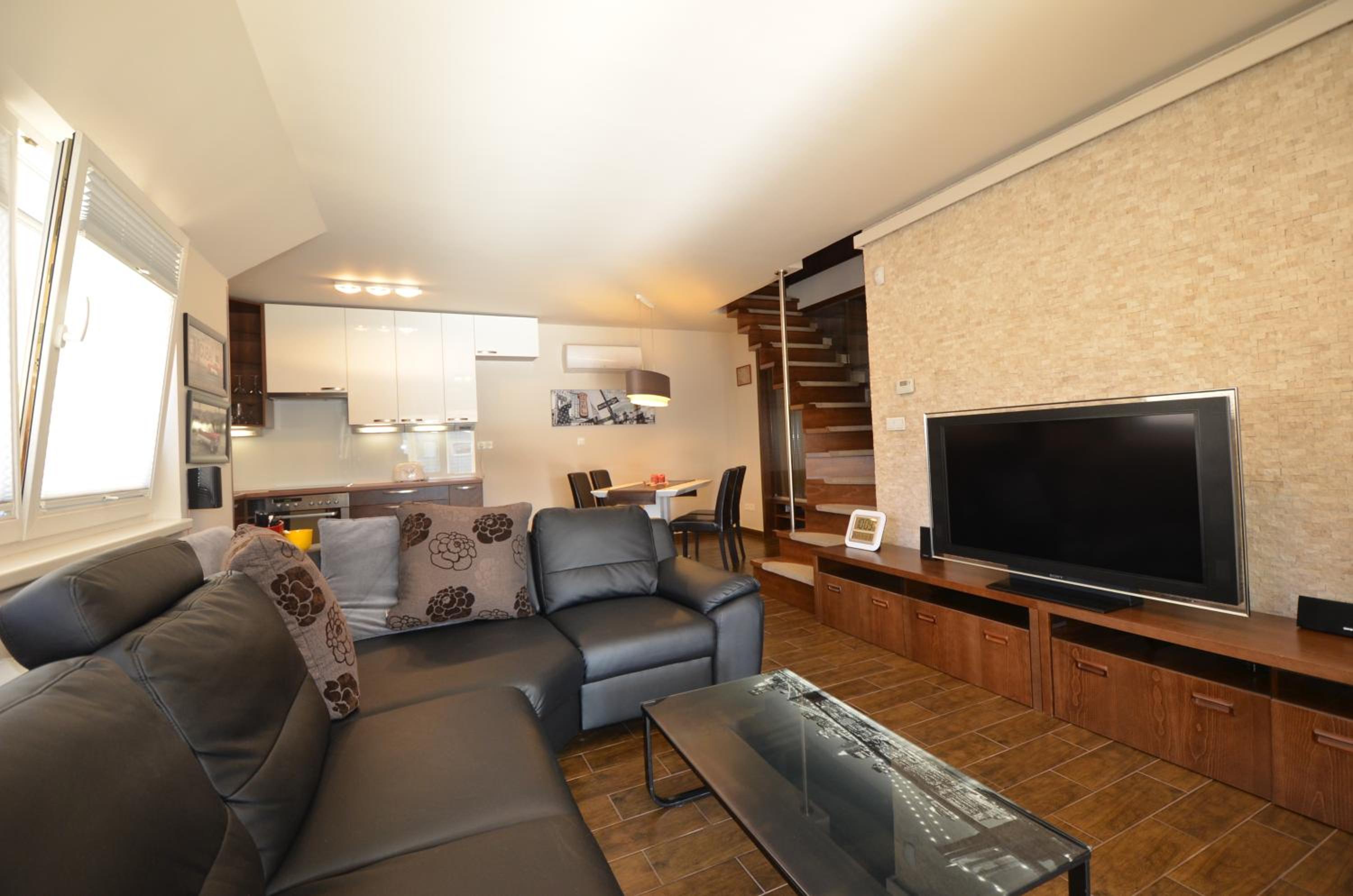 Arpad Bridge Apartments