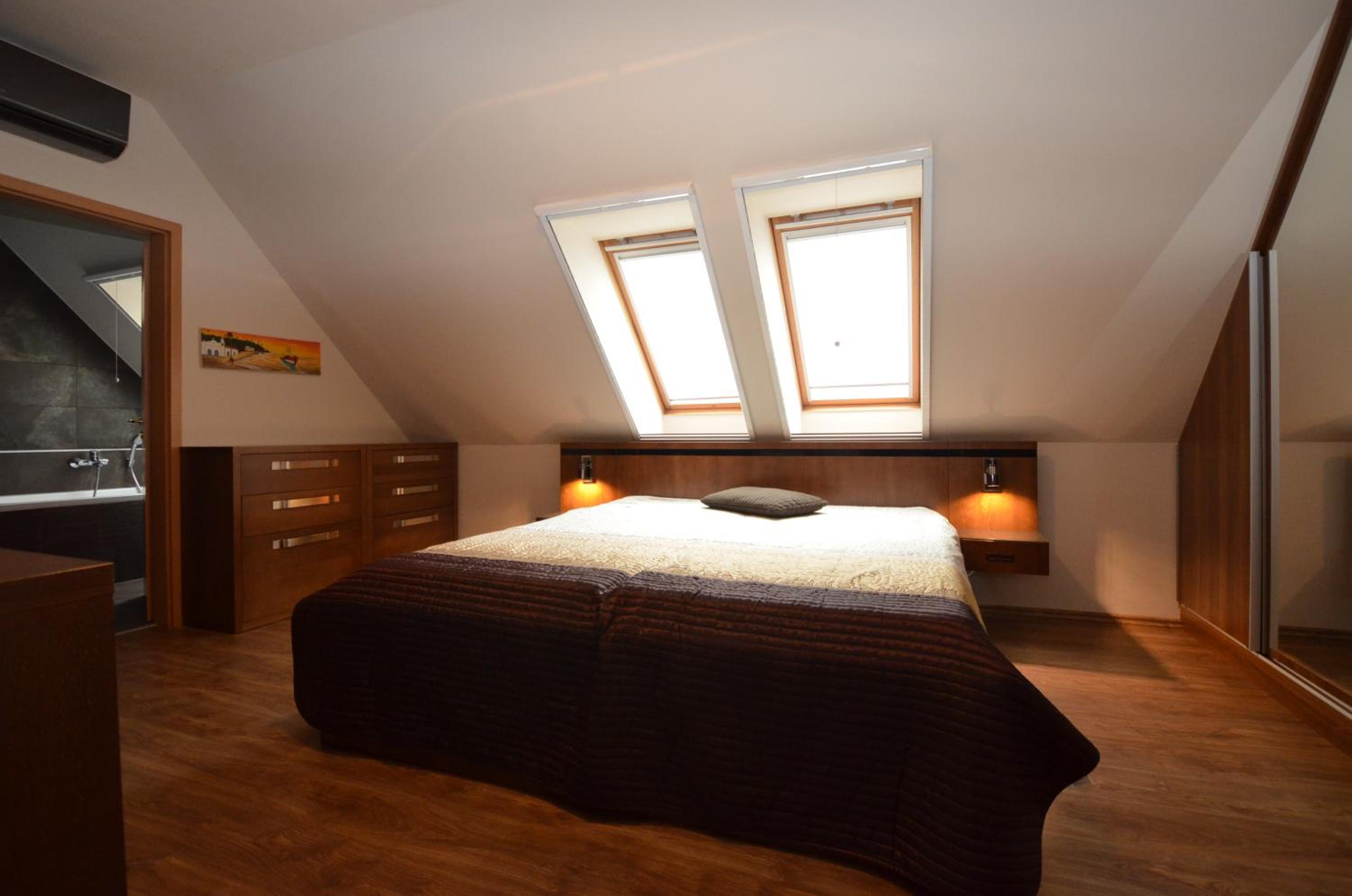 Arpad Bridge Apartments