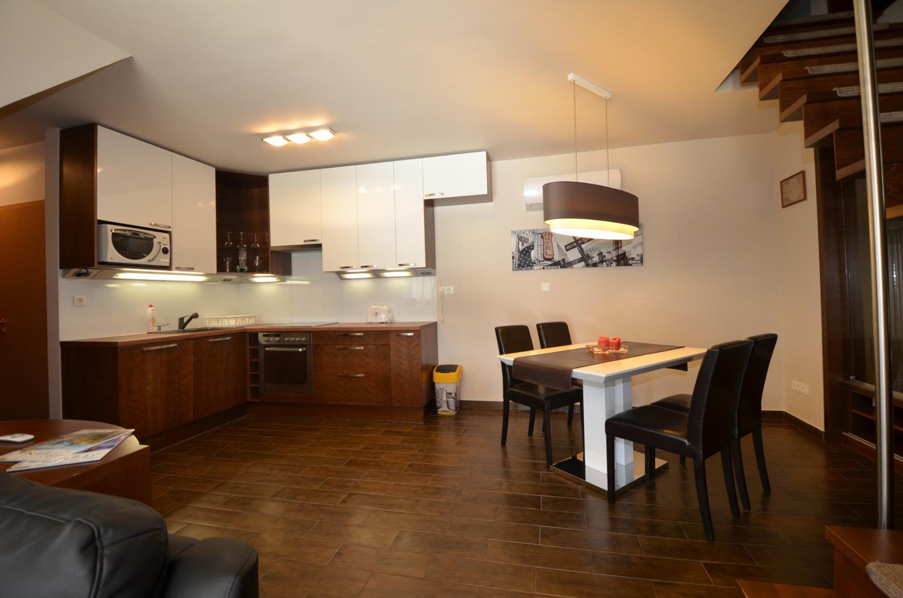 Arpad Bridge Apartments
